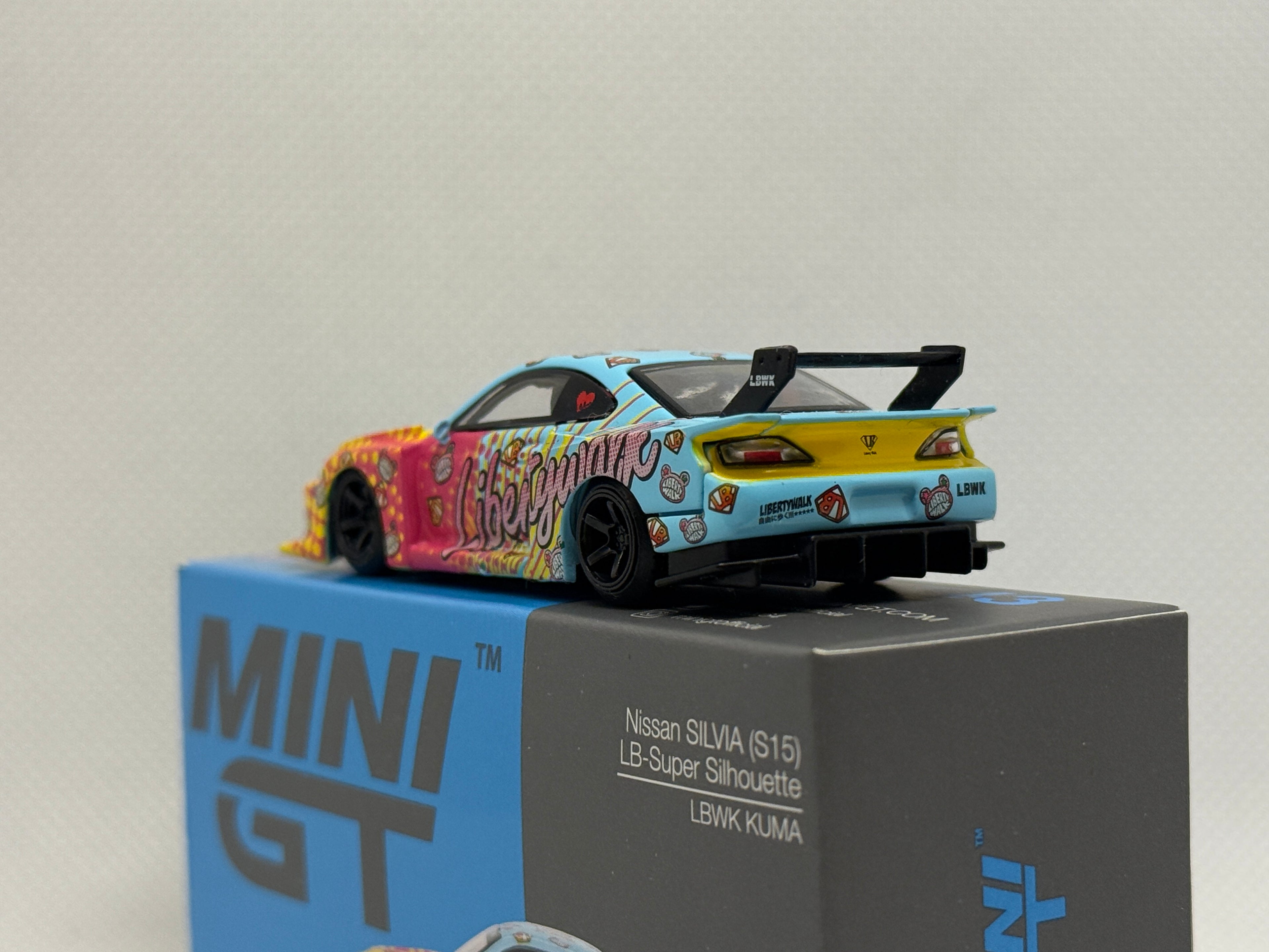 [MINI GT] Nissan Silvia S15 LBWK KUMA
