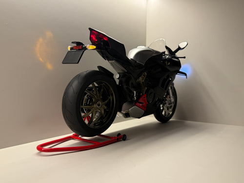 1:6 Ducati Panigale V4 SP2