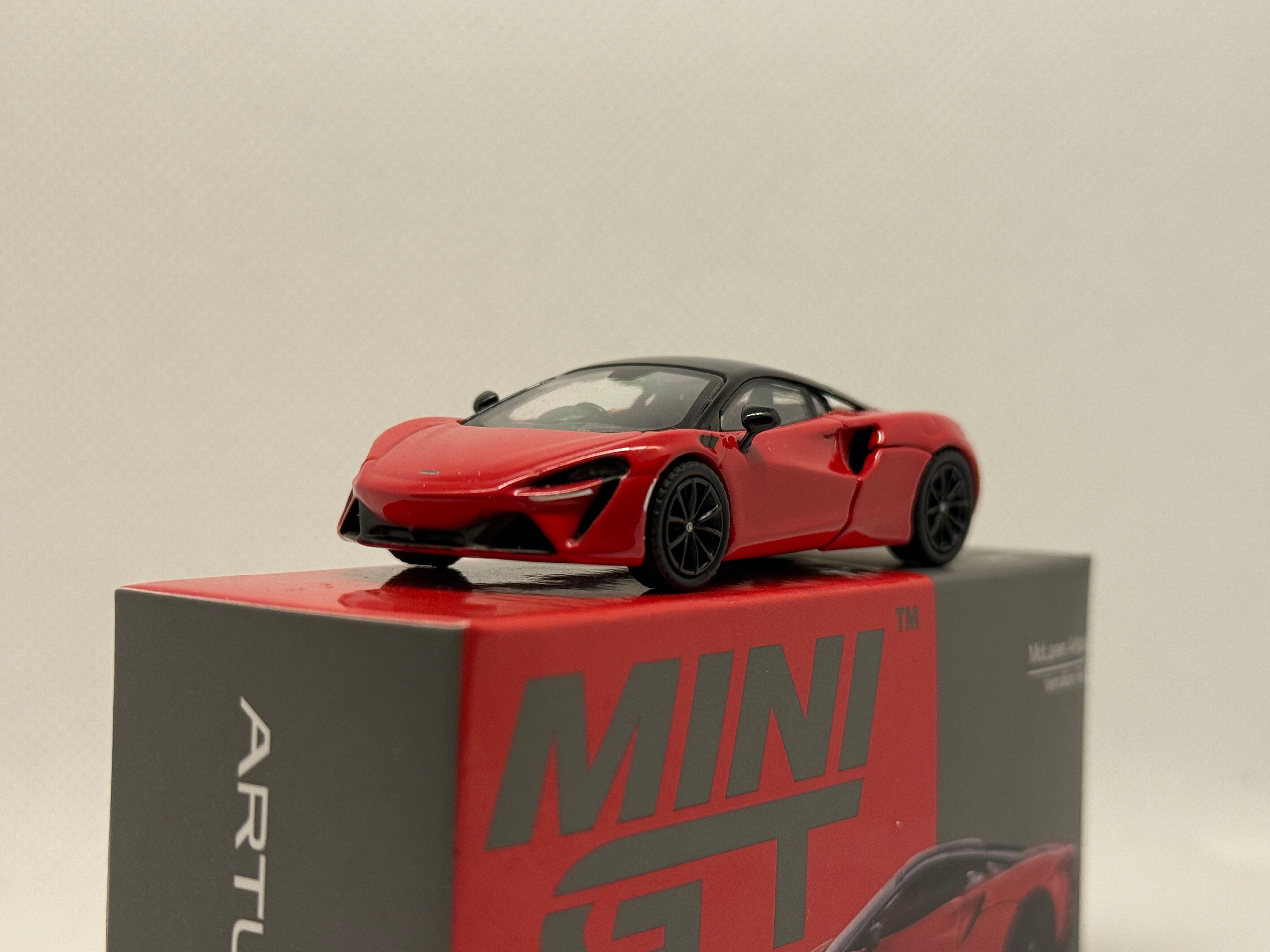 [MINI GT] Mclaren Artura