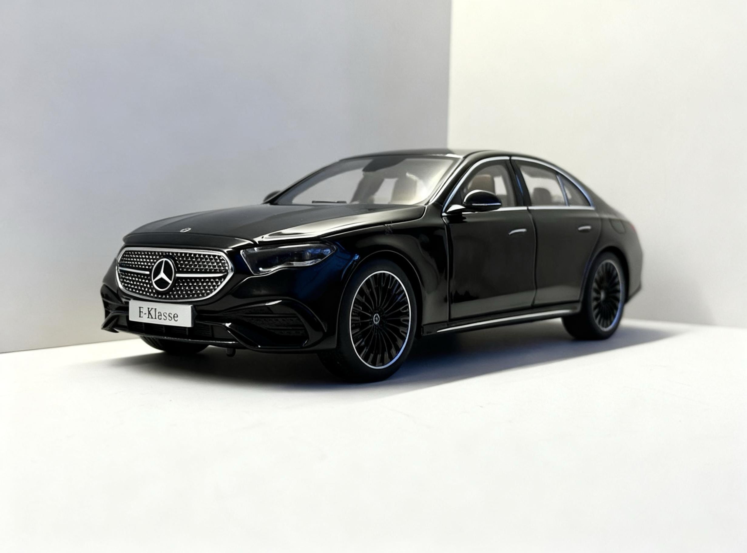 [Iscale] Mercedes E300