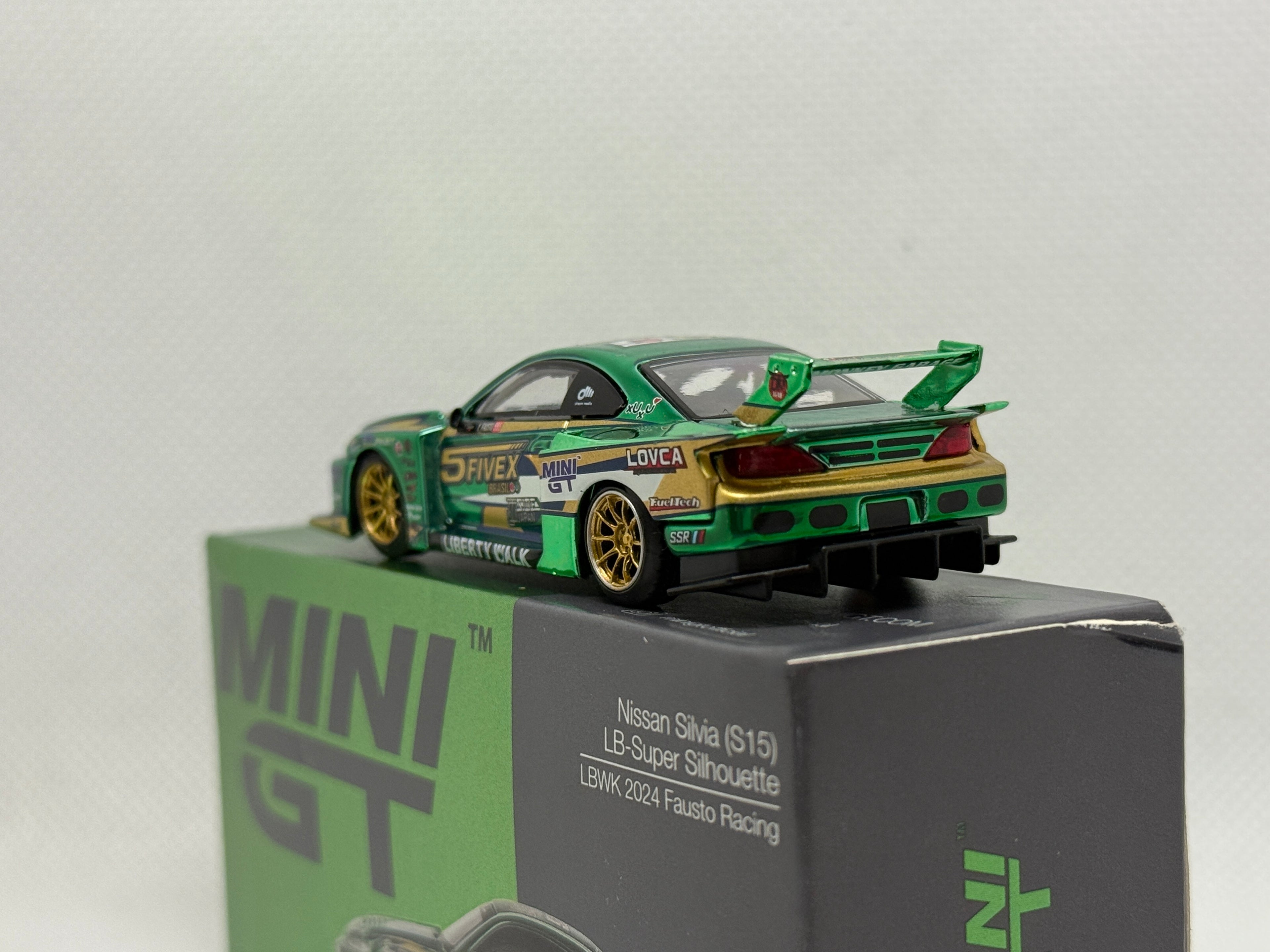 [MINI GT] Nissan Silvia S15 LB-Super Silhouette