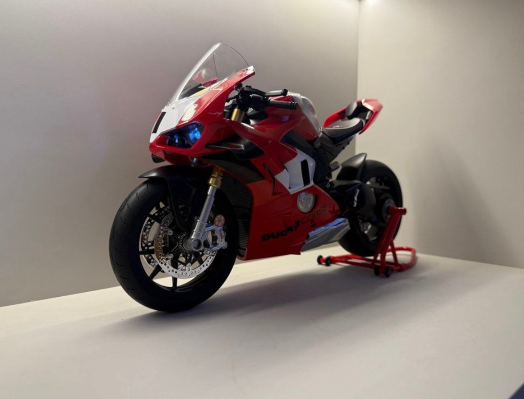 1:6 Ducati Panigale V4R