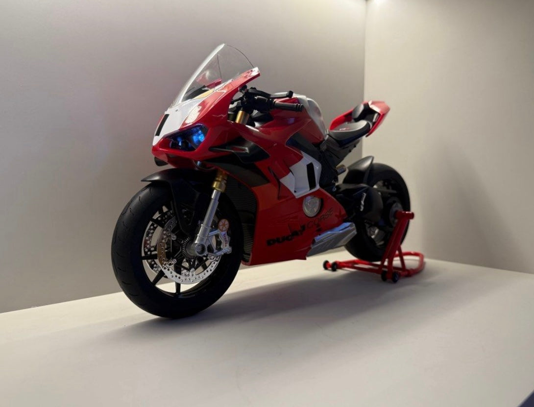 1:6 Ducati Panigale V4R
