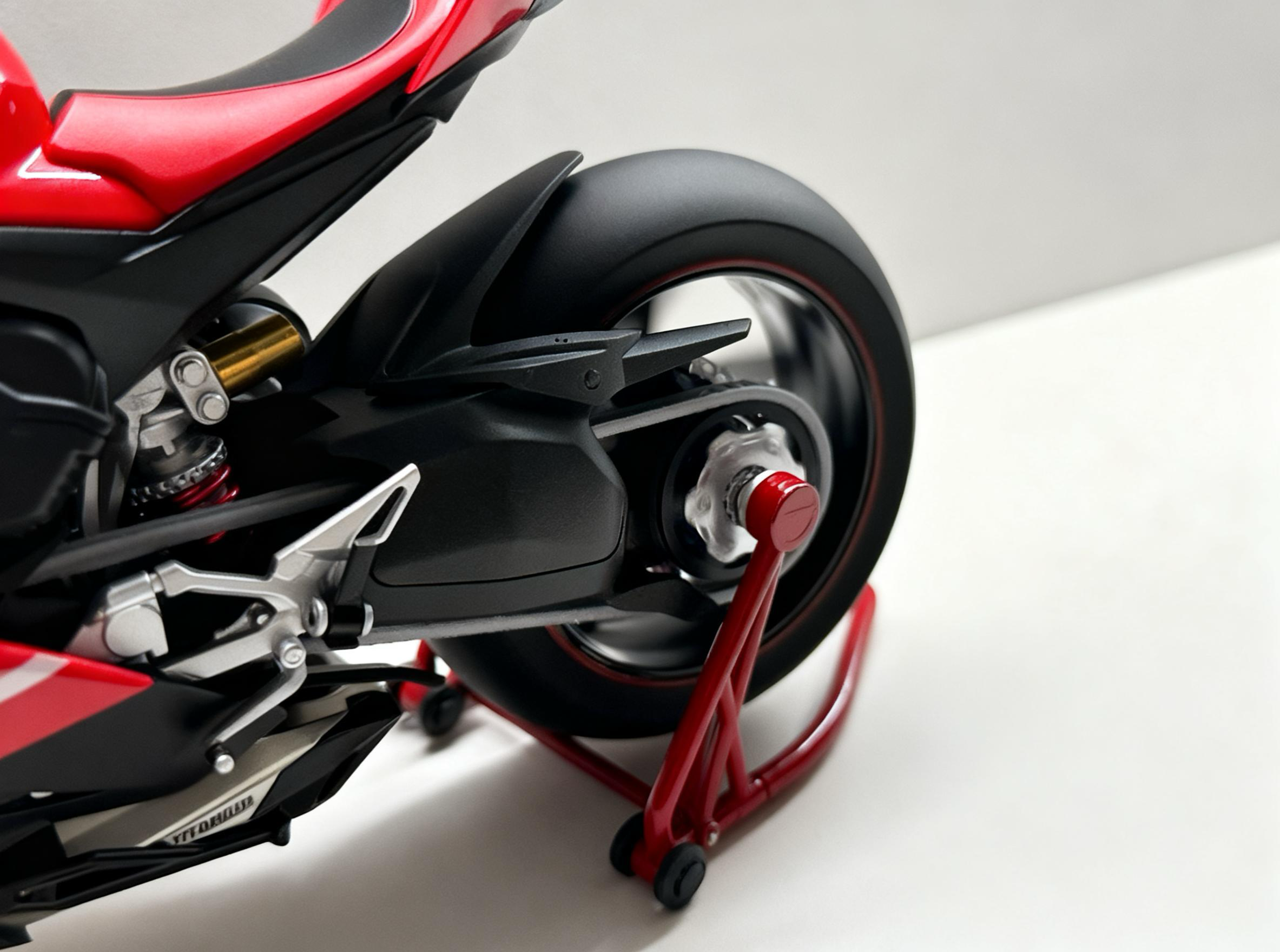 1:7 Ducati Panigale V4S
