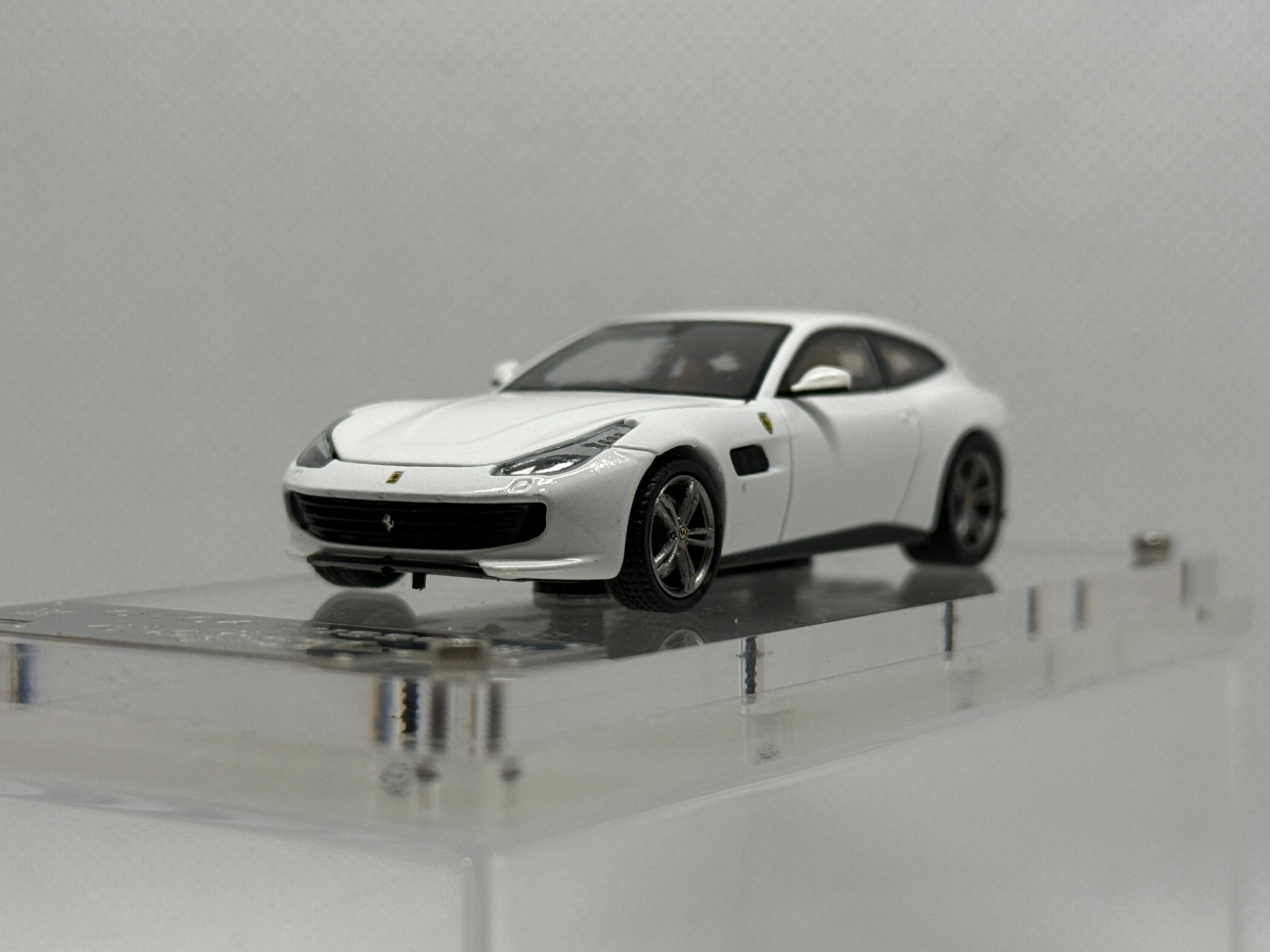 [Phantom Knight] Ferrari GTC4 Lusso