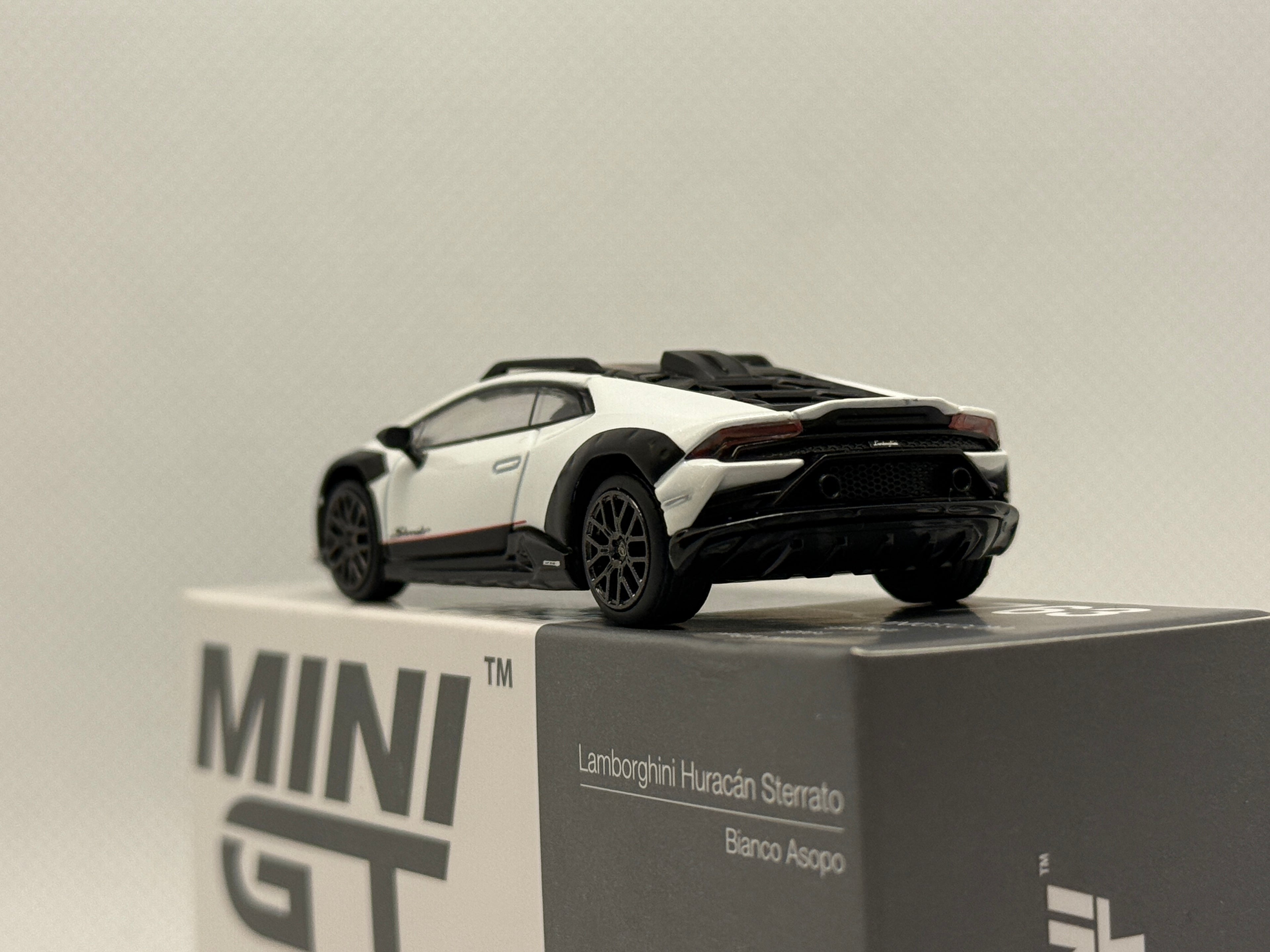 [MINI GT] Lamborghini Huracan Steratto