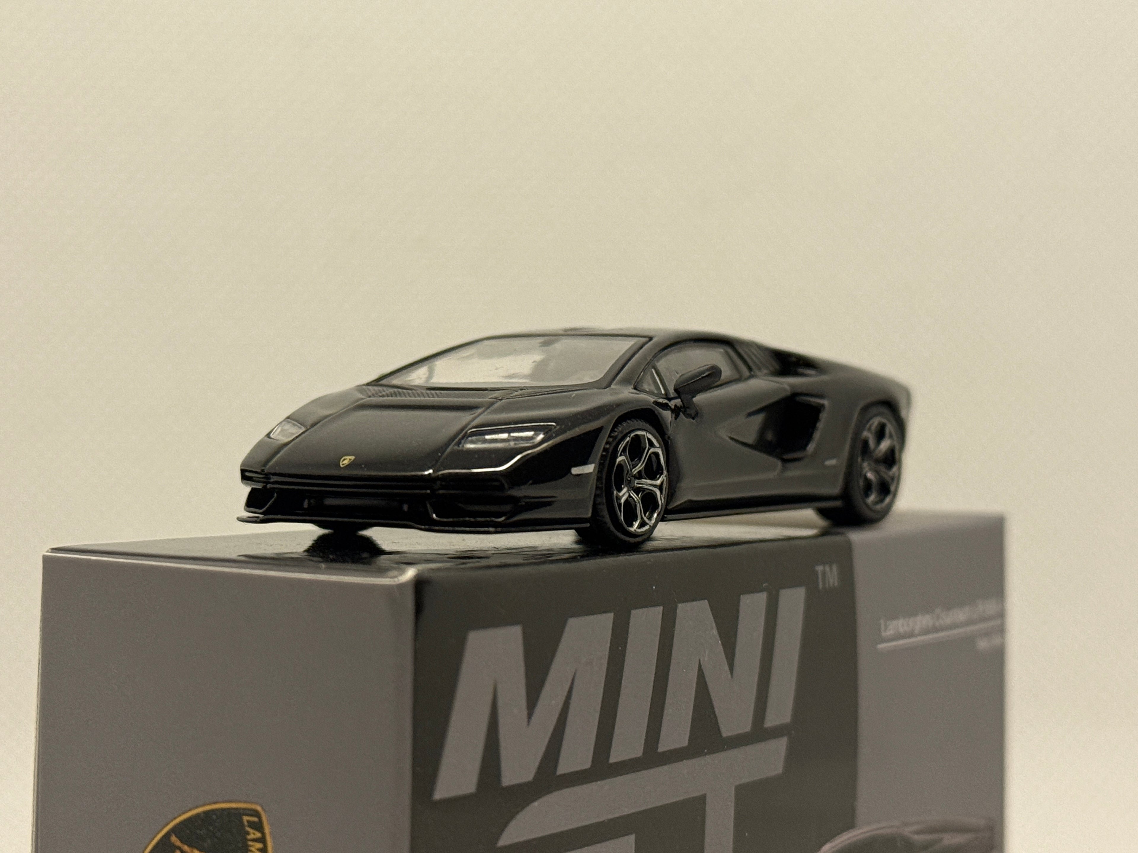 [MINI GT] Lamborghini Countach