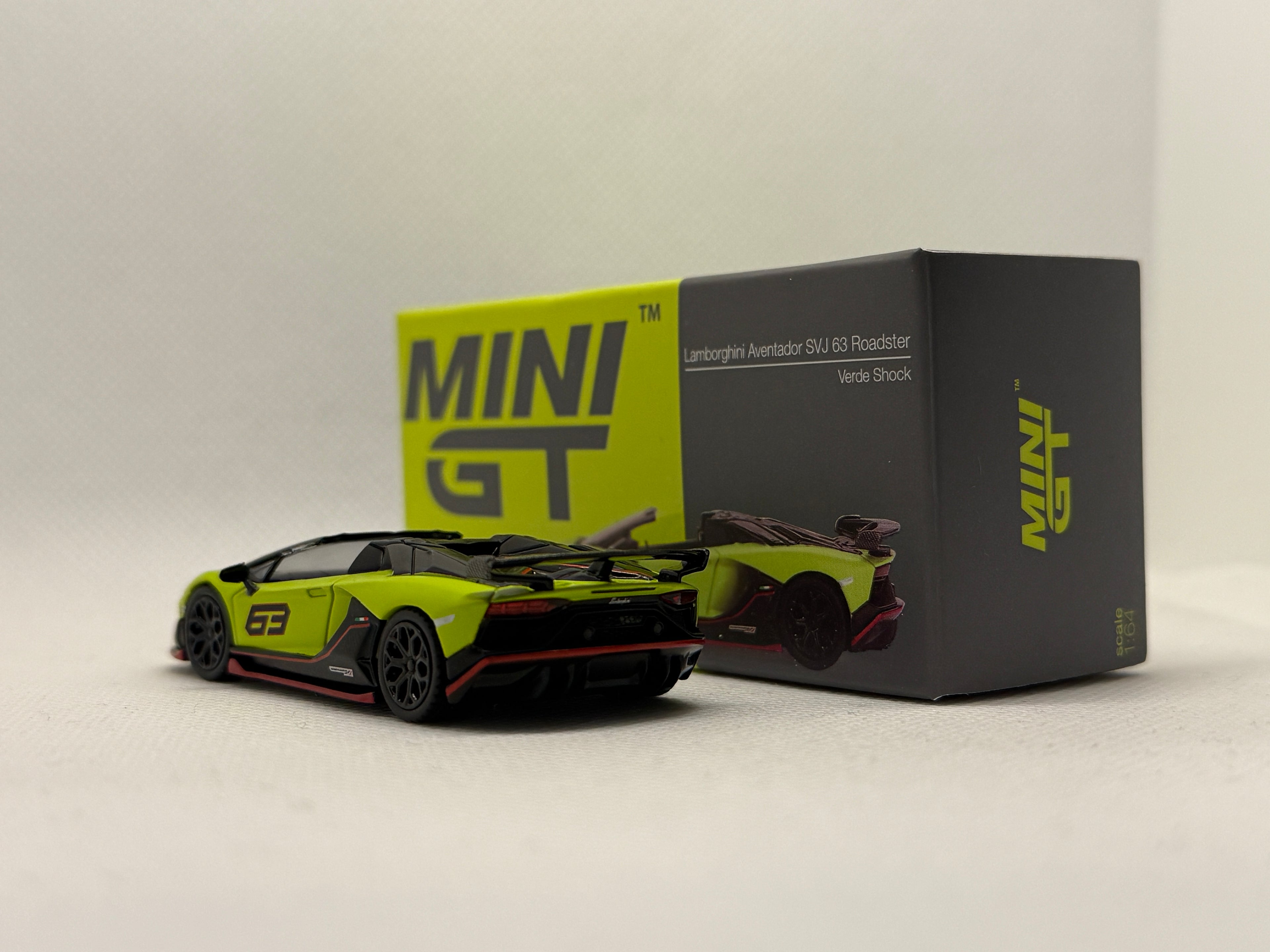 [MINI GT] Lamborghini Aventador SVJ Roadster