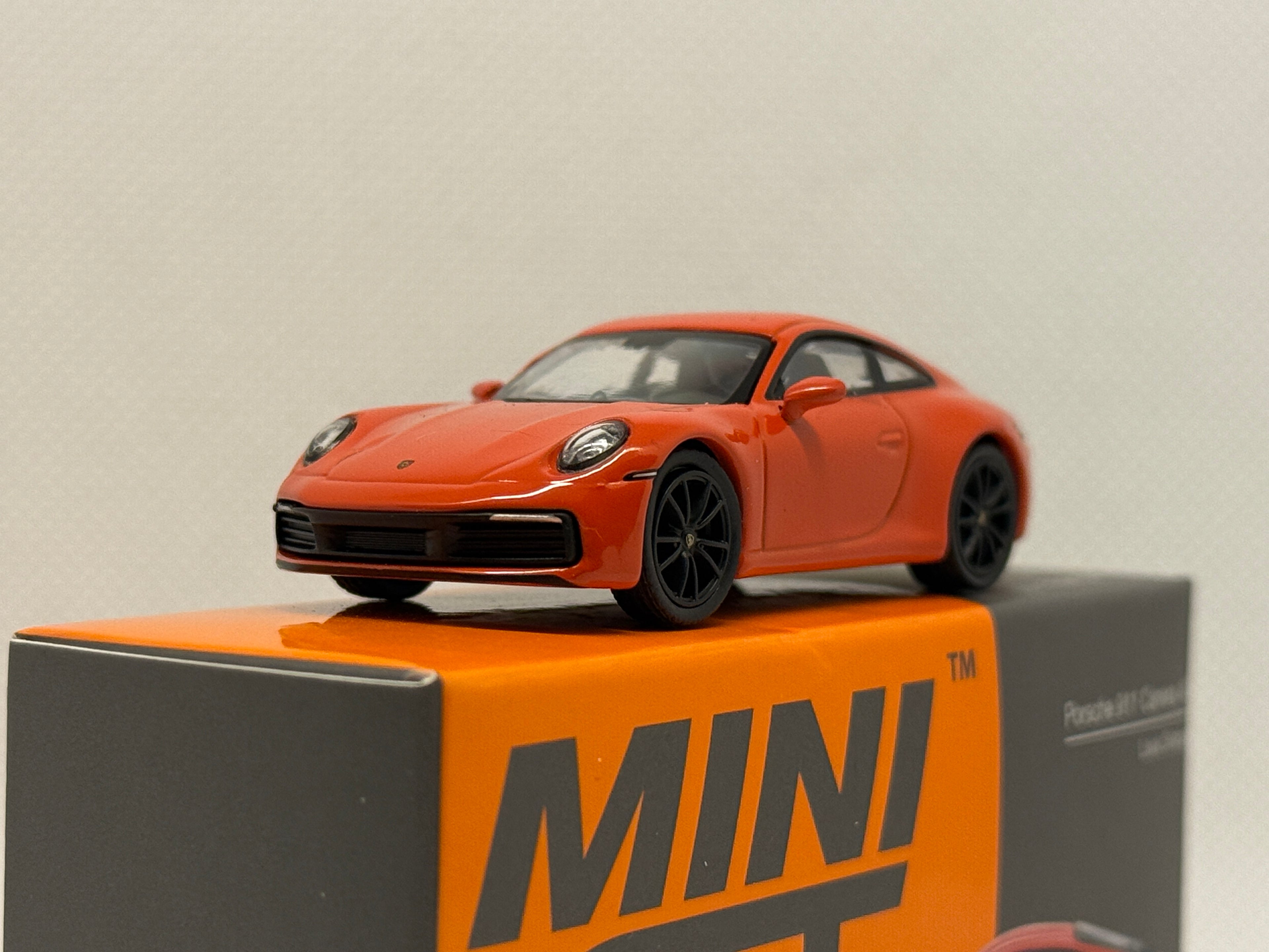 [MINI GT] Porsche 911 Carrera 4S
