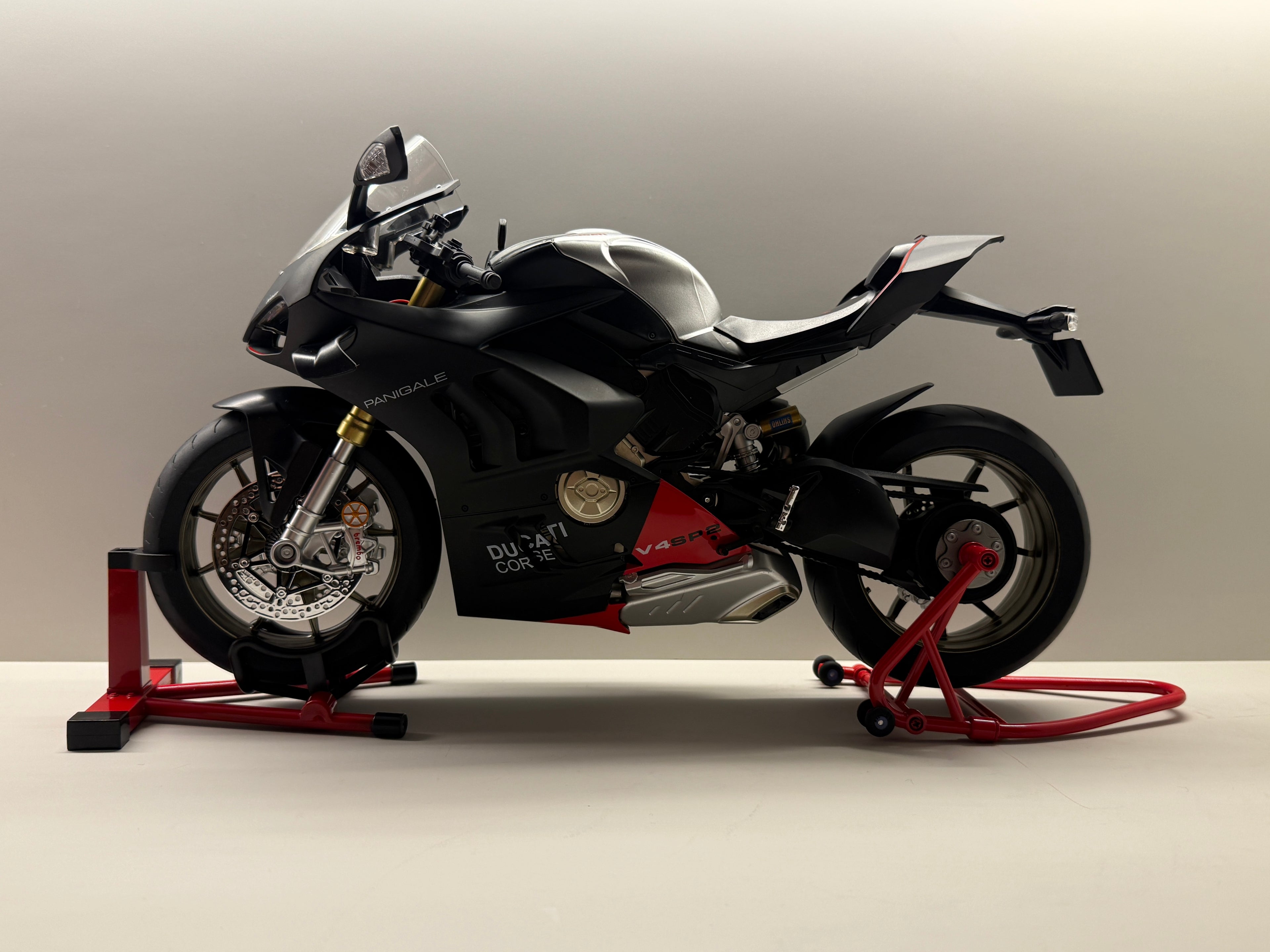 1:6 Ducati Panigale V4 SP2