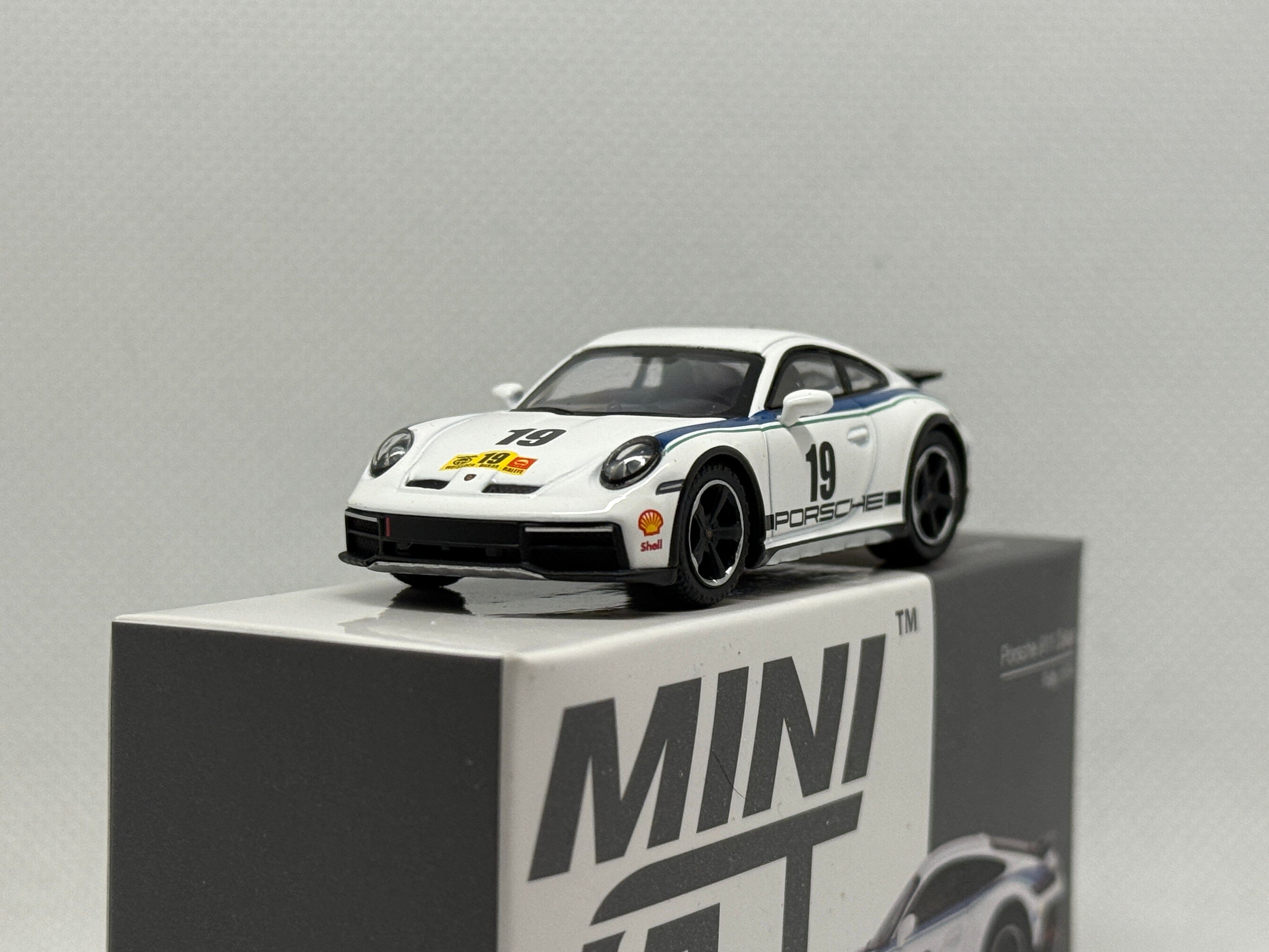 [MINI GT] Porsche 911 Dakar