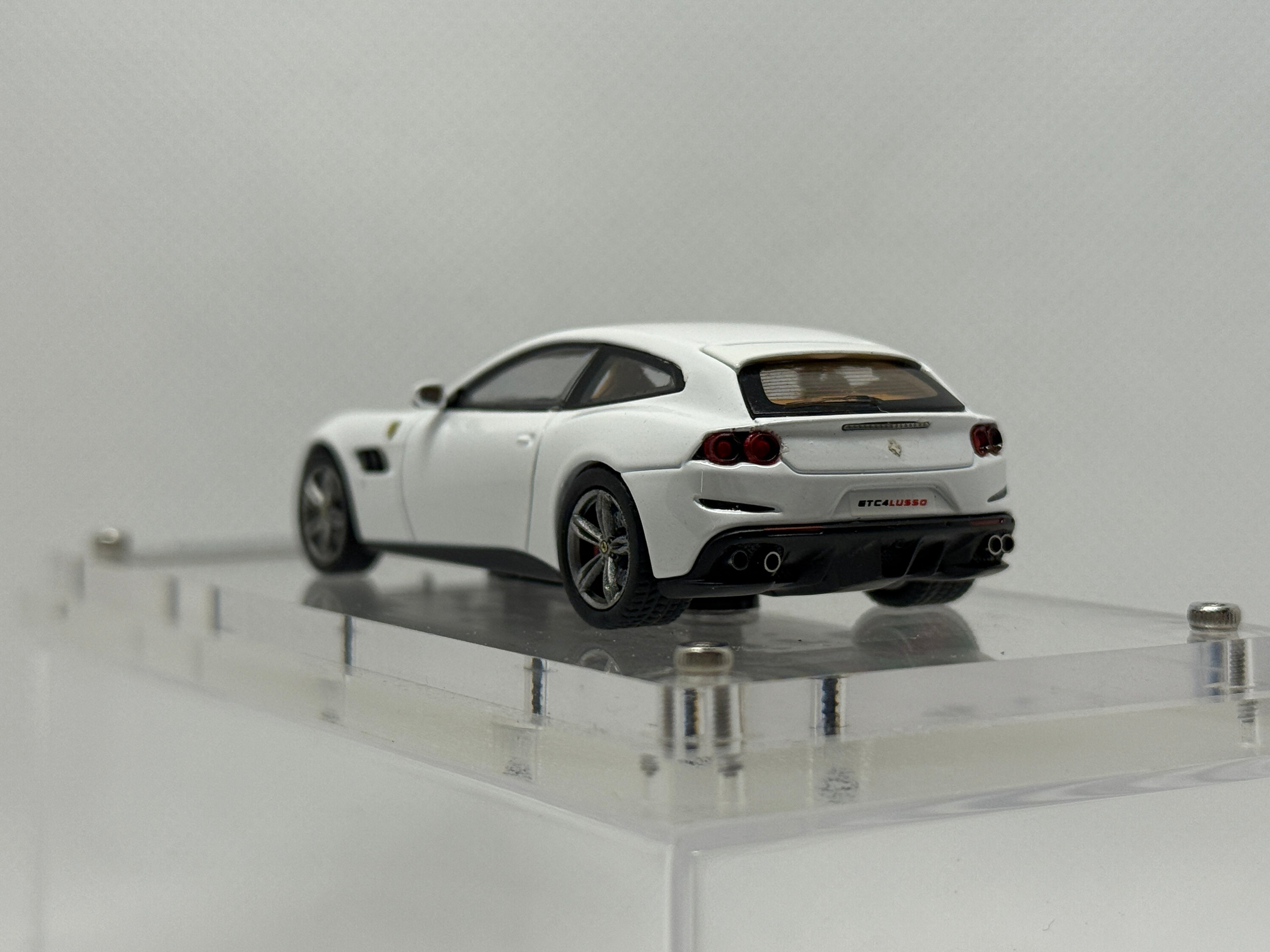 [Phantom Knight] Ferrari GTC4 Lusso