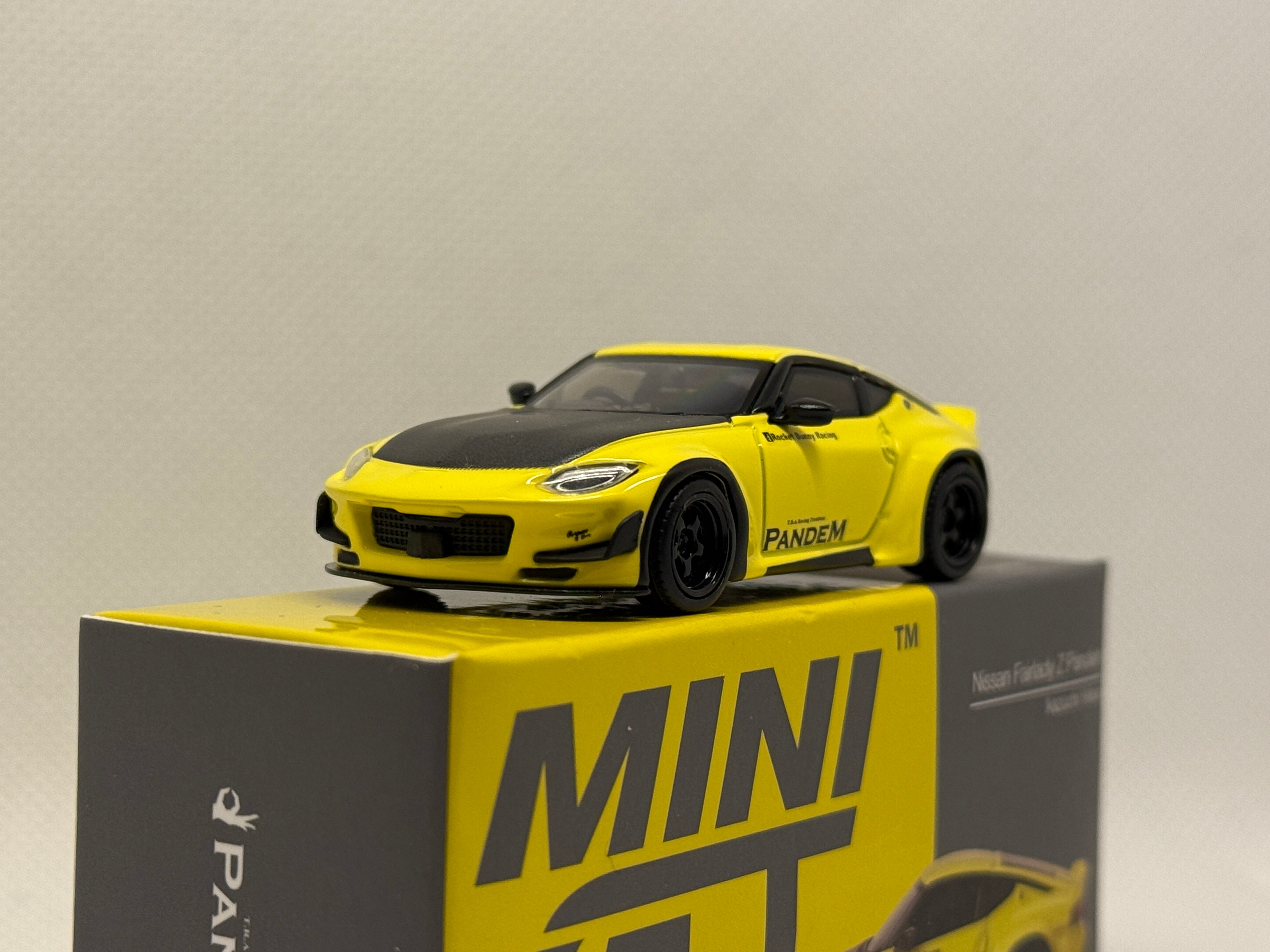 [MINI GT] Nissan Fairlady Z Pandem