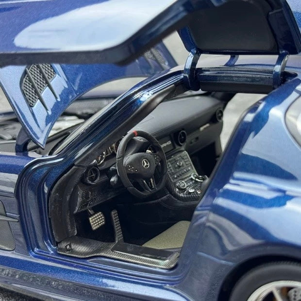 [Minichamps] Mercedes SLS AMG GT Black Series