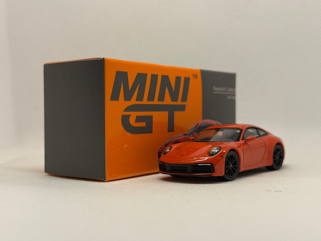 [MINI GT] Porsche 911 Carrera 4S