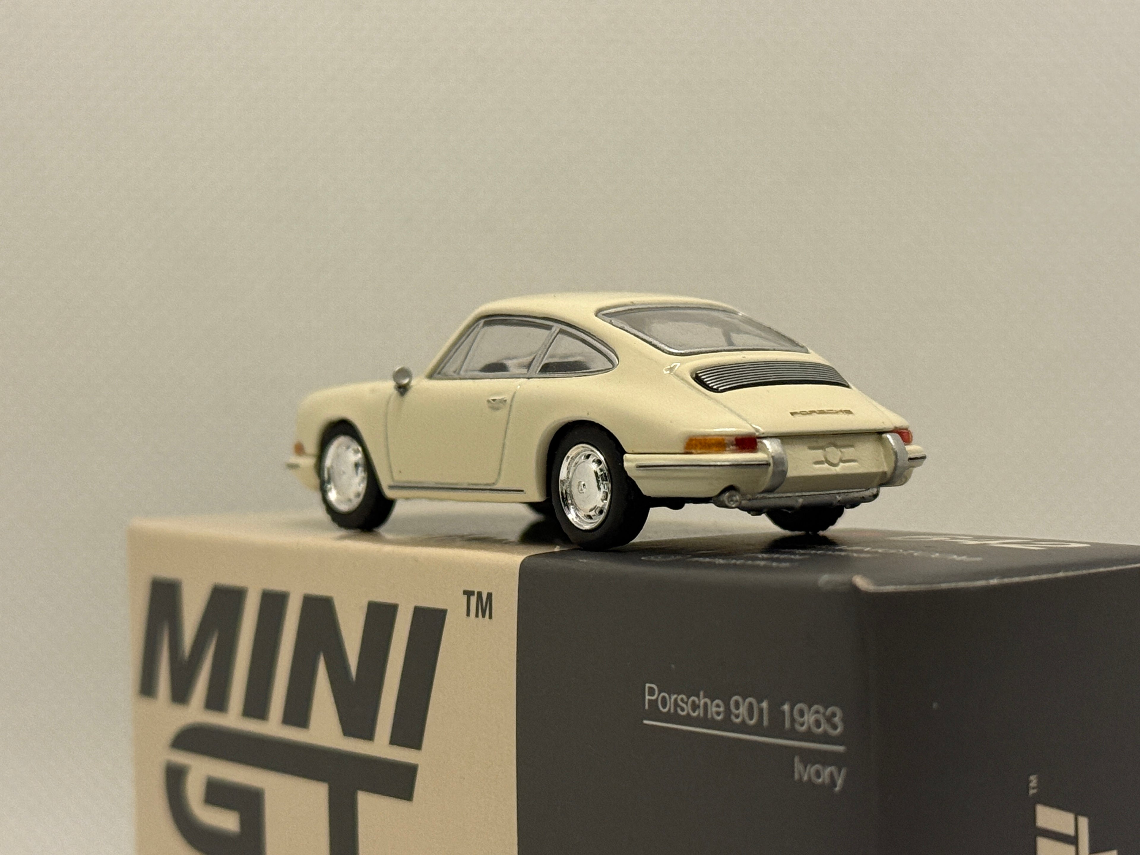 [MINI GT] 1963 Porsche 901