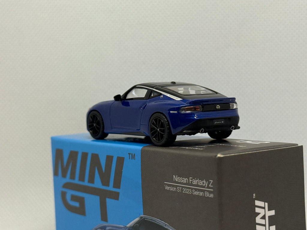 [MINI GT] Nissan Fairlady Z