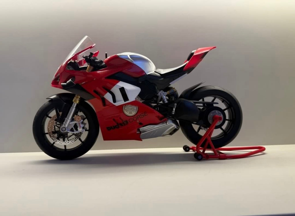 1:6 Ducati Panigale V4R