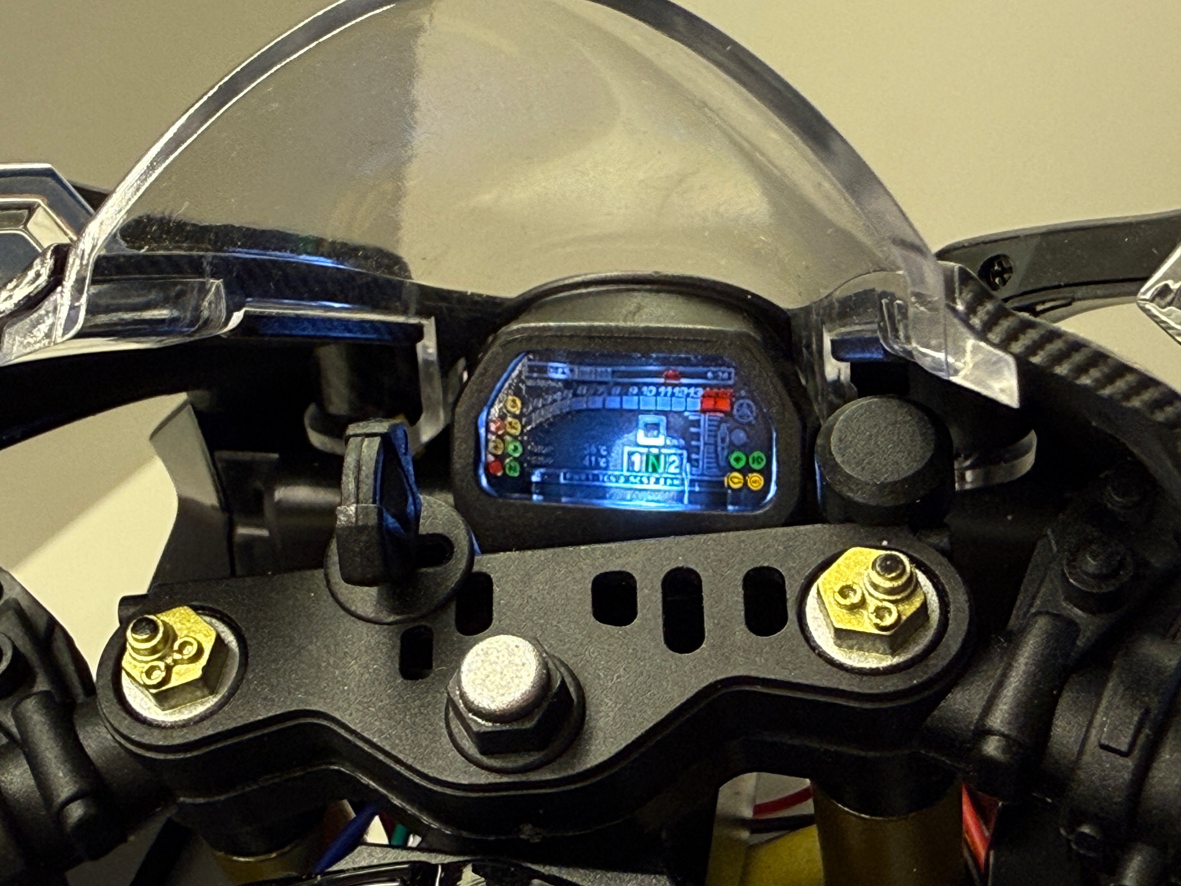 1:6 Yamaha R1M