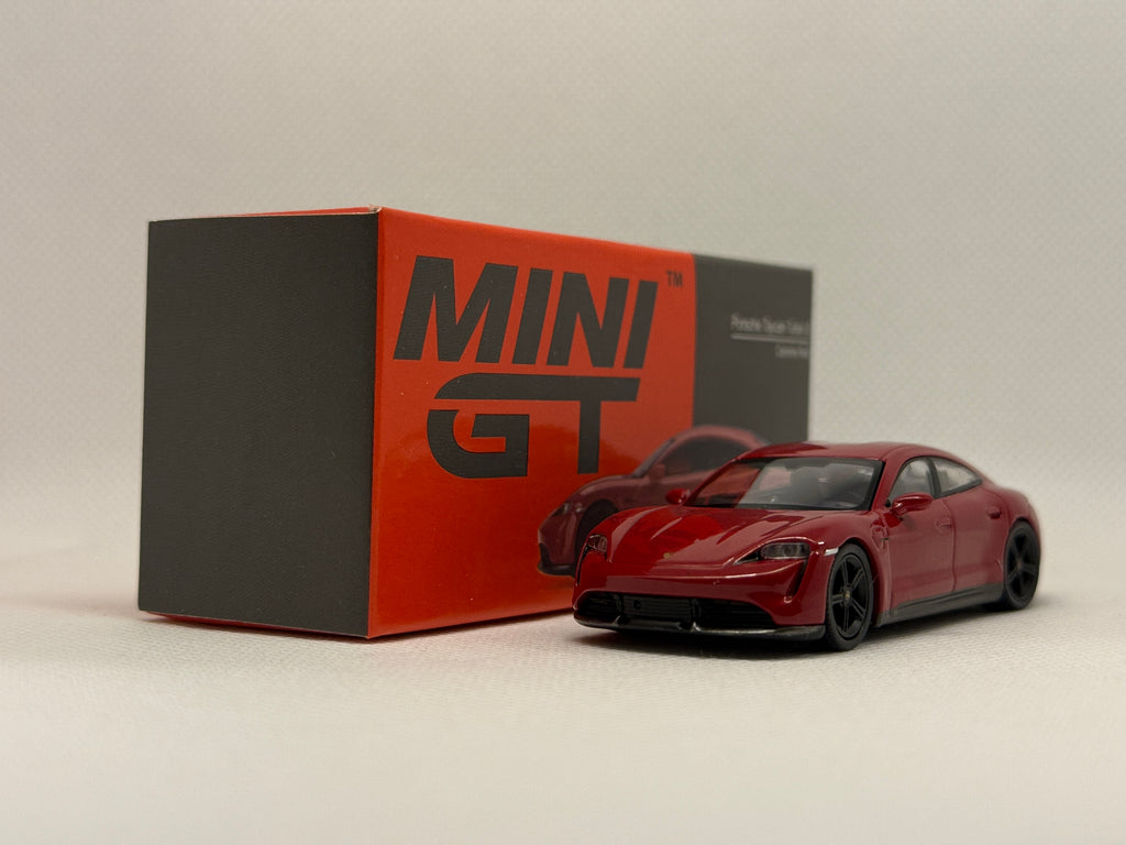 [MINI GT] Porsche Taycan Turbo S