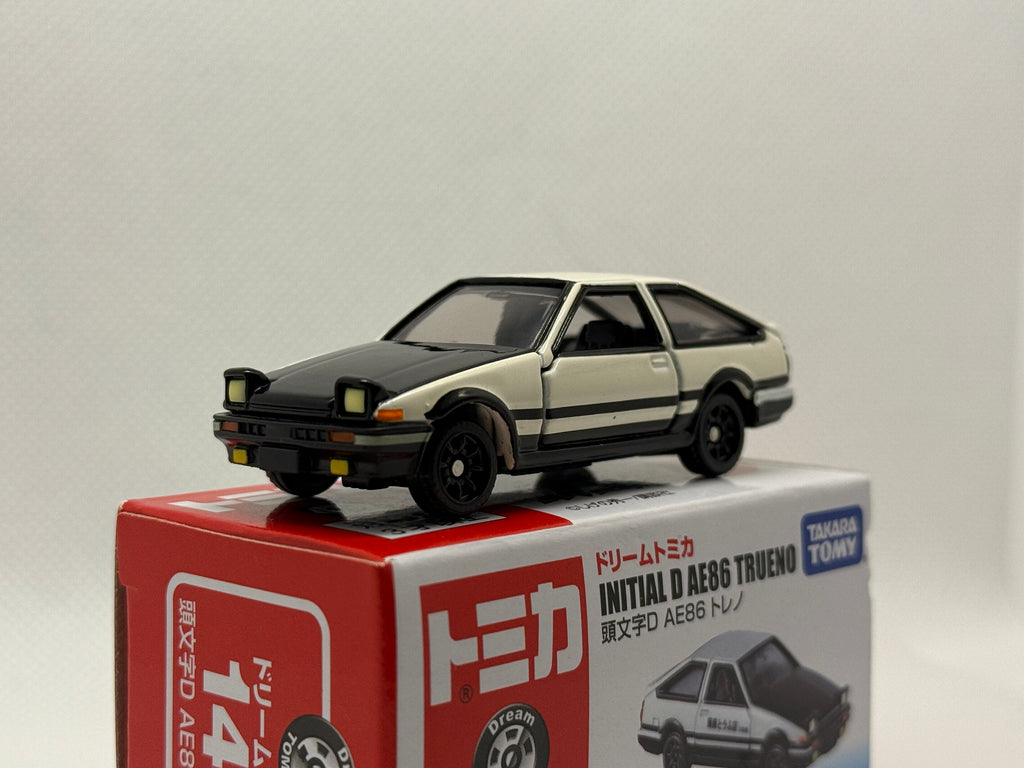 [Tomica] Toyota Trueno AE86 Inital D