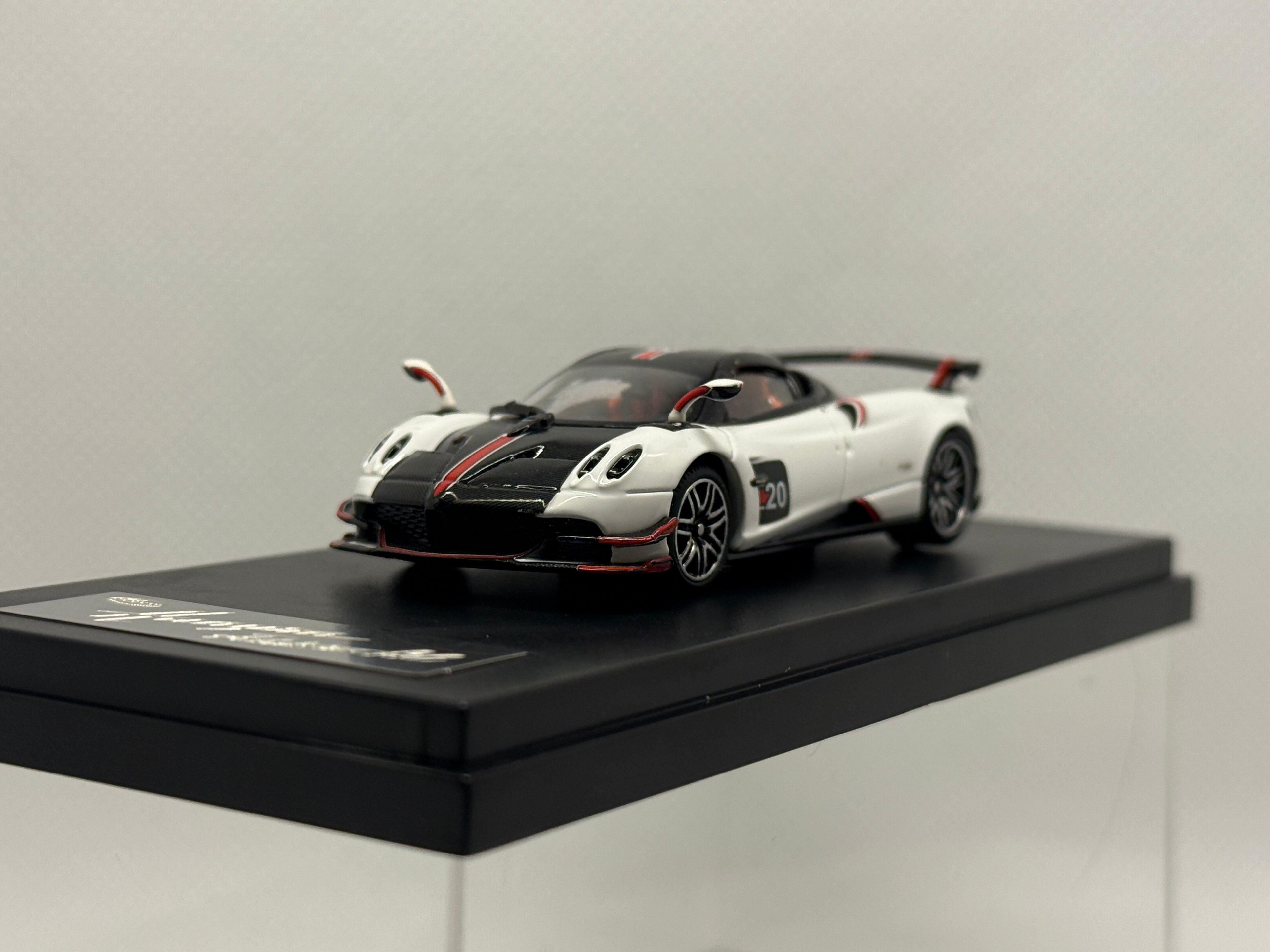 [LCD] Pagani Huayra Roadster BC