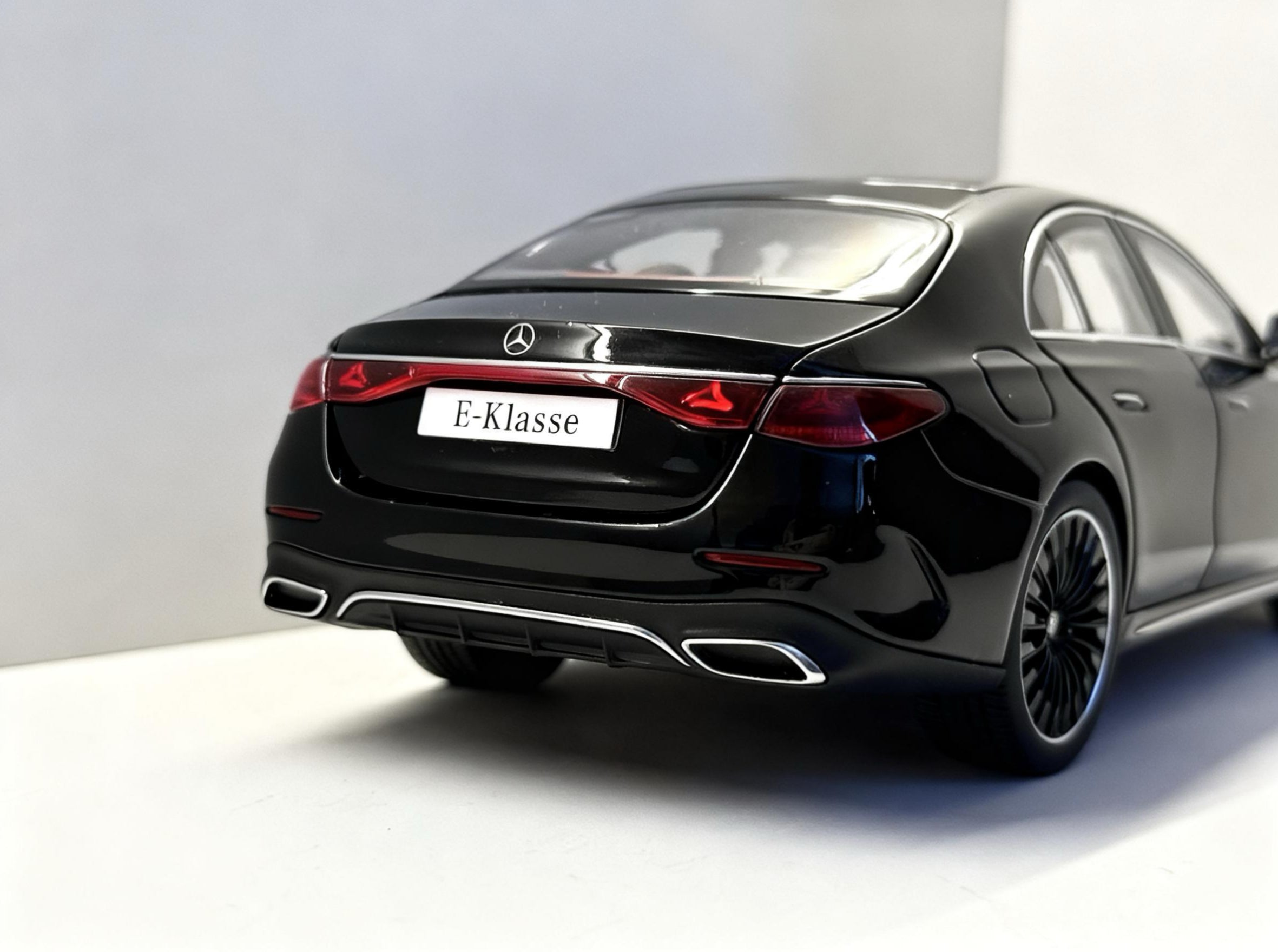 [Iscale] Mercedes E300