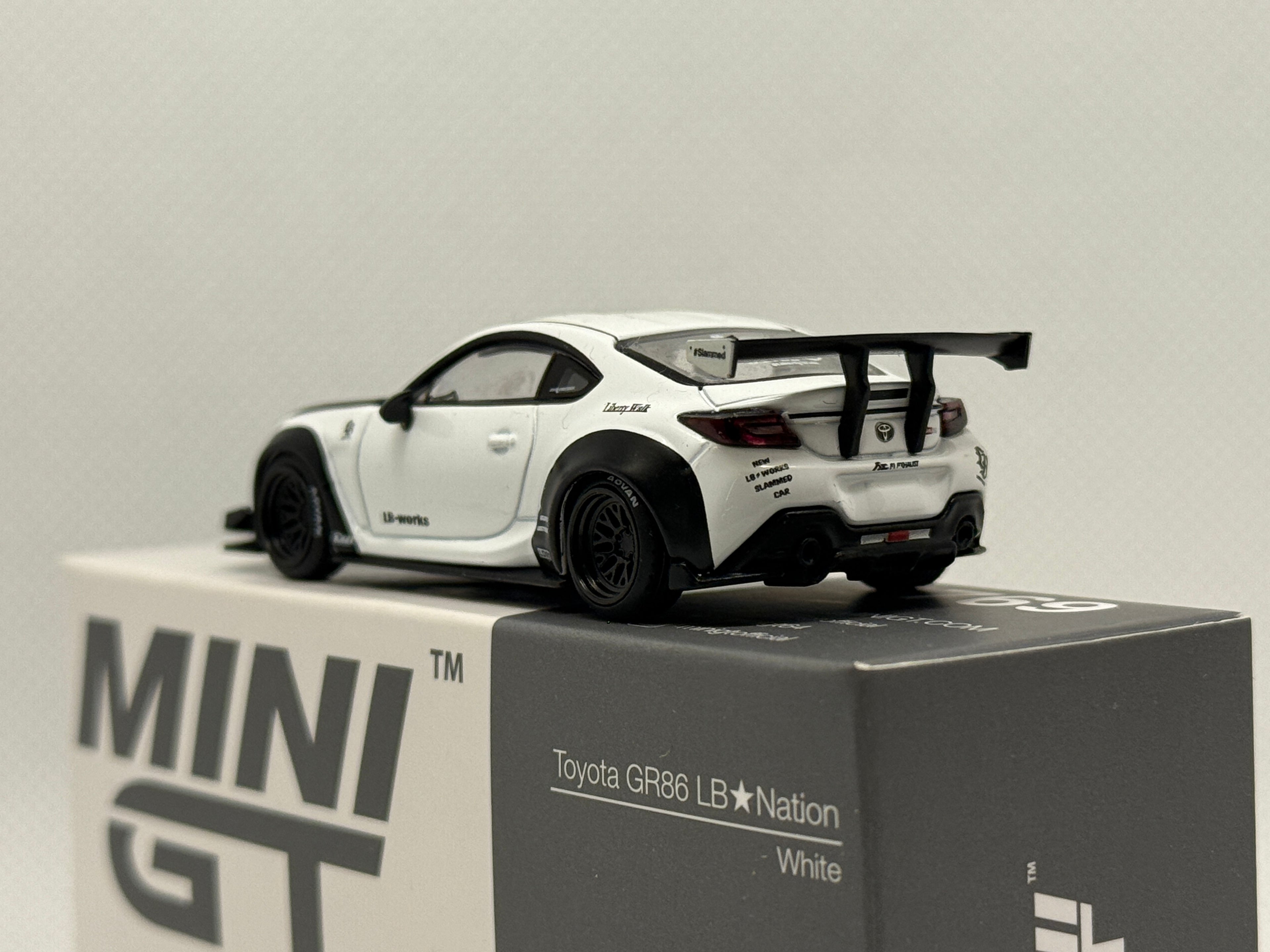 [MINI GT] Toyota GR86 LBWK