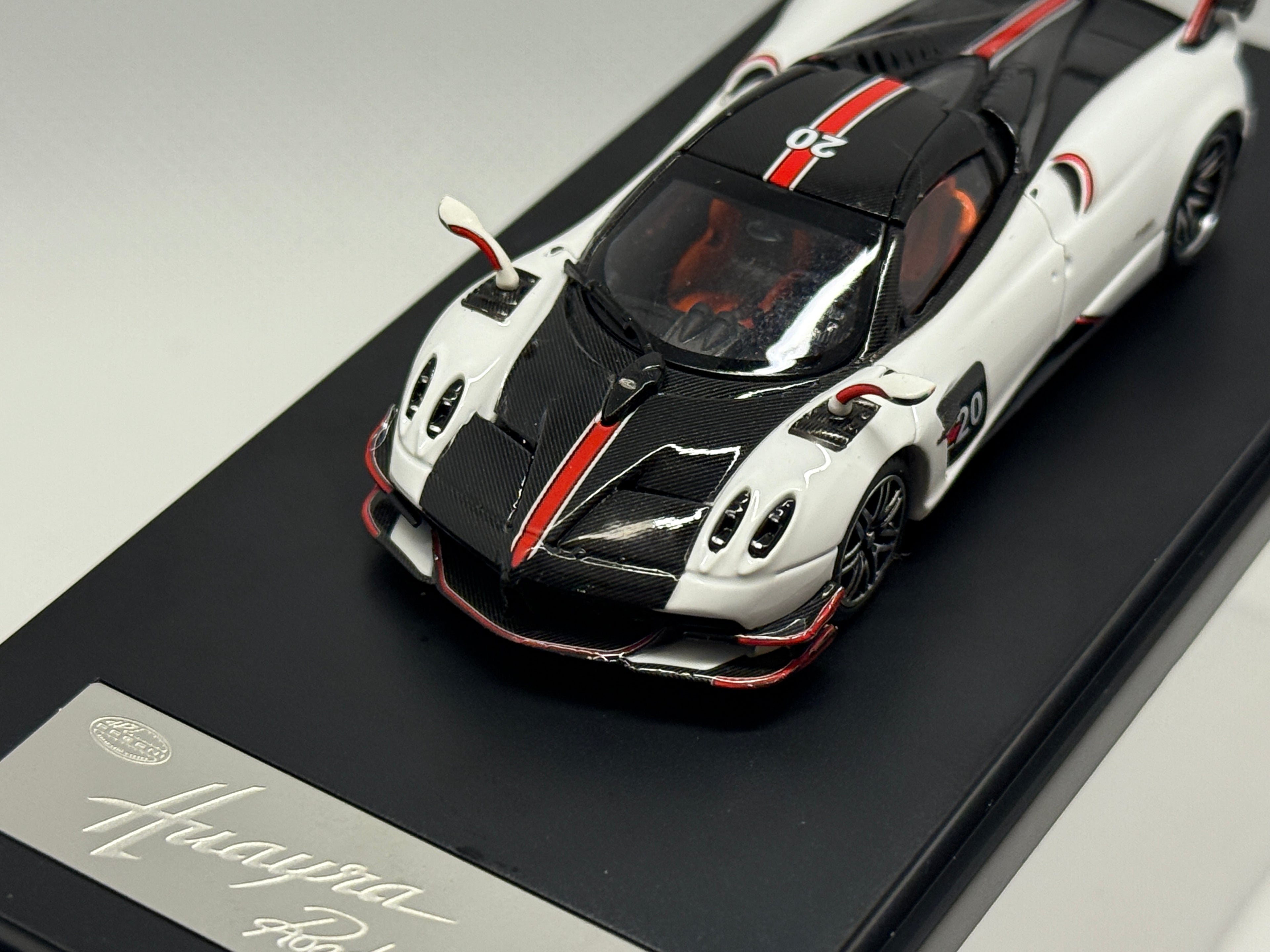 [LCD] Pagani Huayra Roadster BC