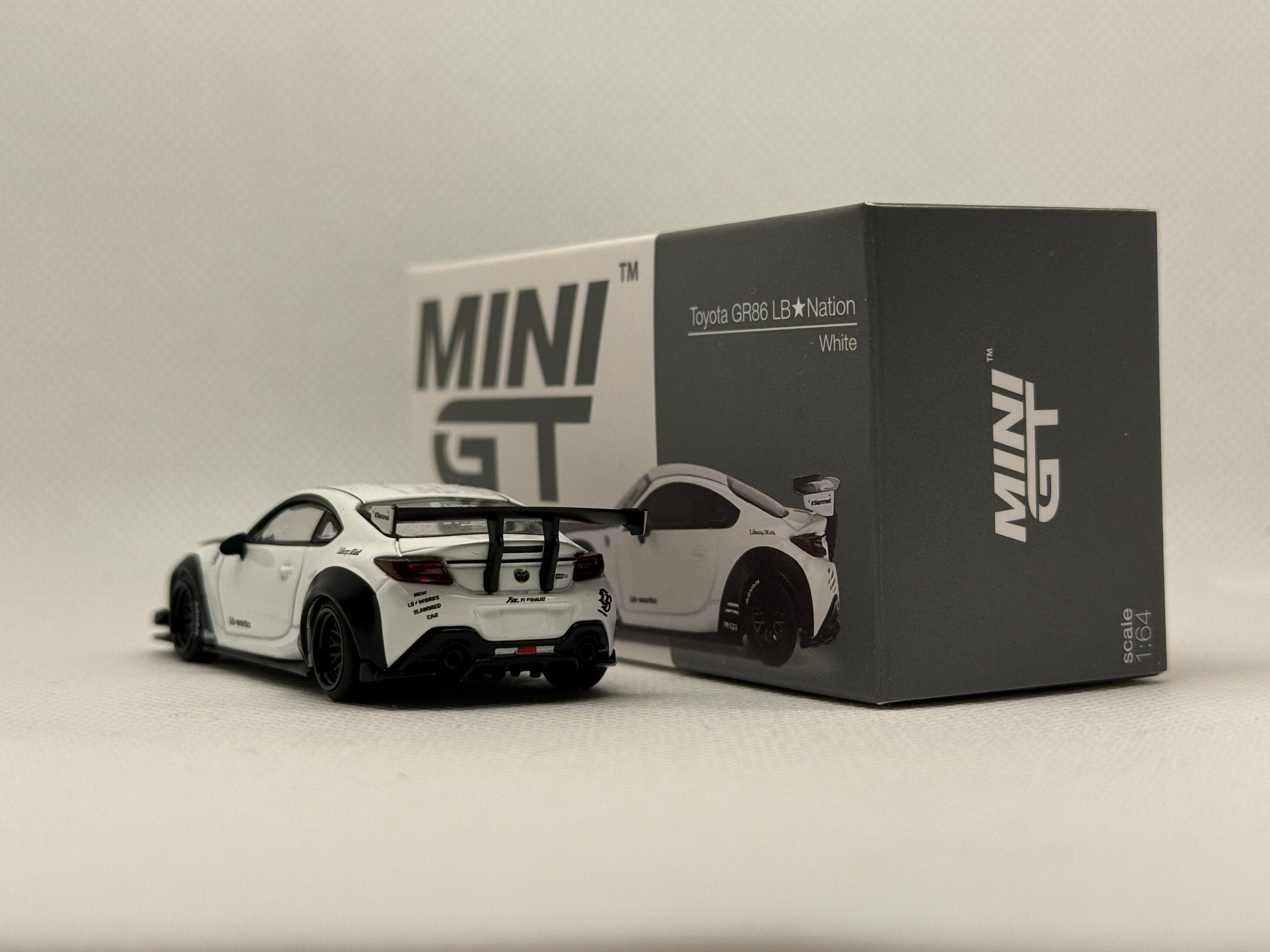 [MINI GT] Toyota GR86 LBWK