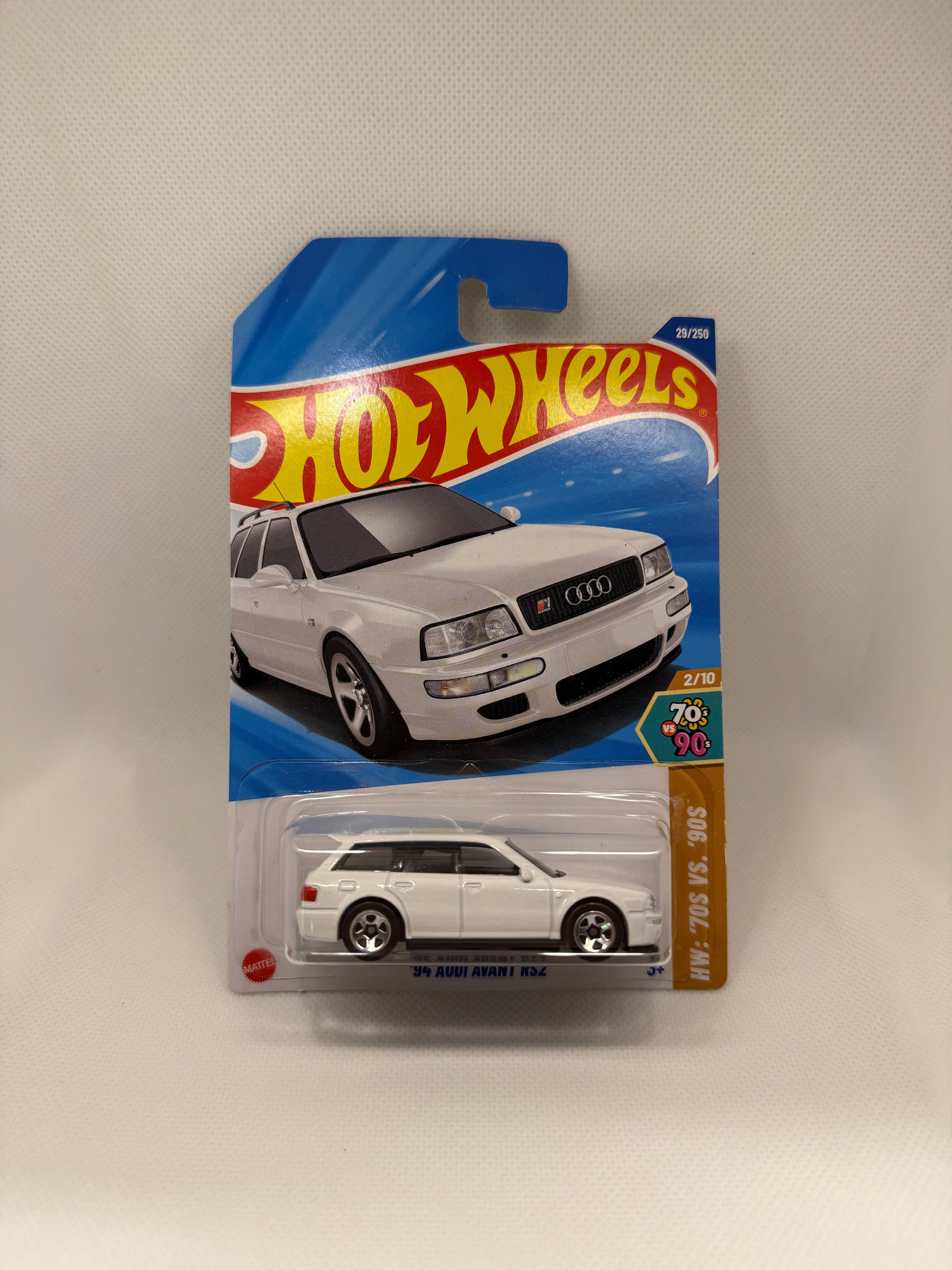 [Hot Wheels] 1994 Audi Avant RS2