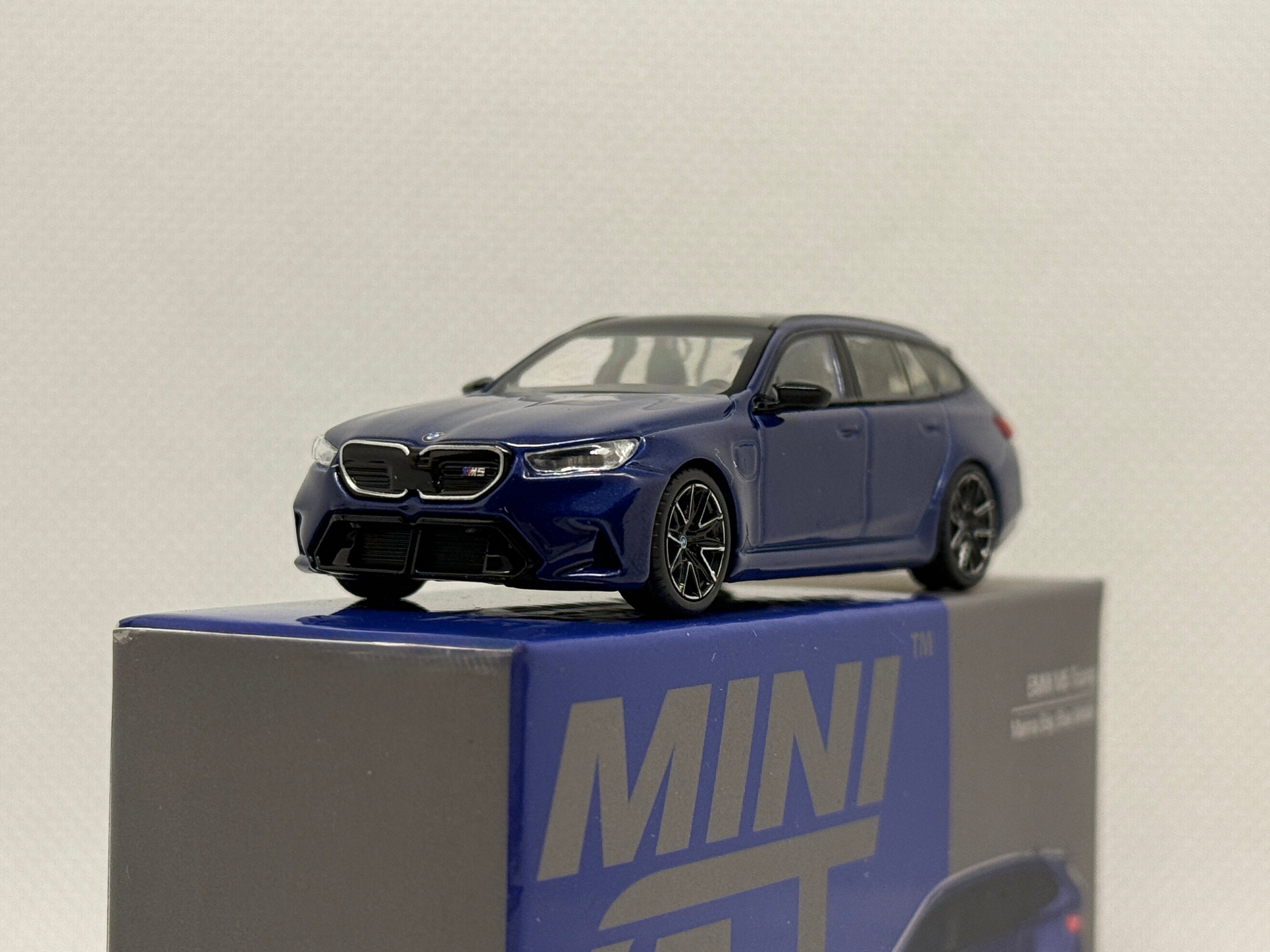 [MINI GT] BMW M5 Touring