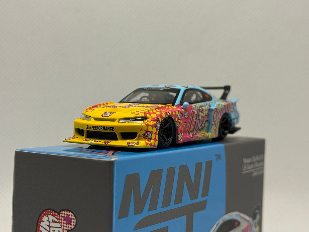 [MINI GT] Nissan Silvia S15 LBWK KUMA