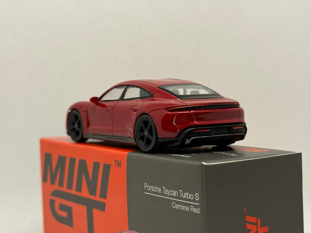 [MINI GT] Porsche Taycan Turbo S