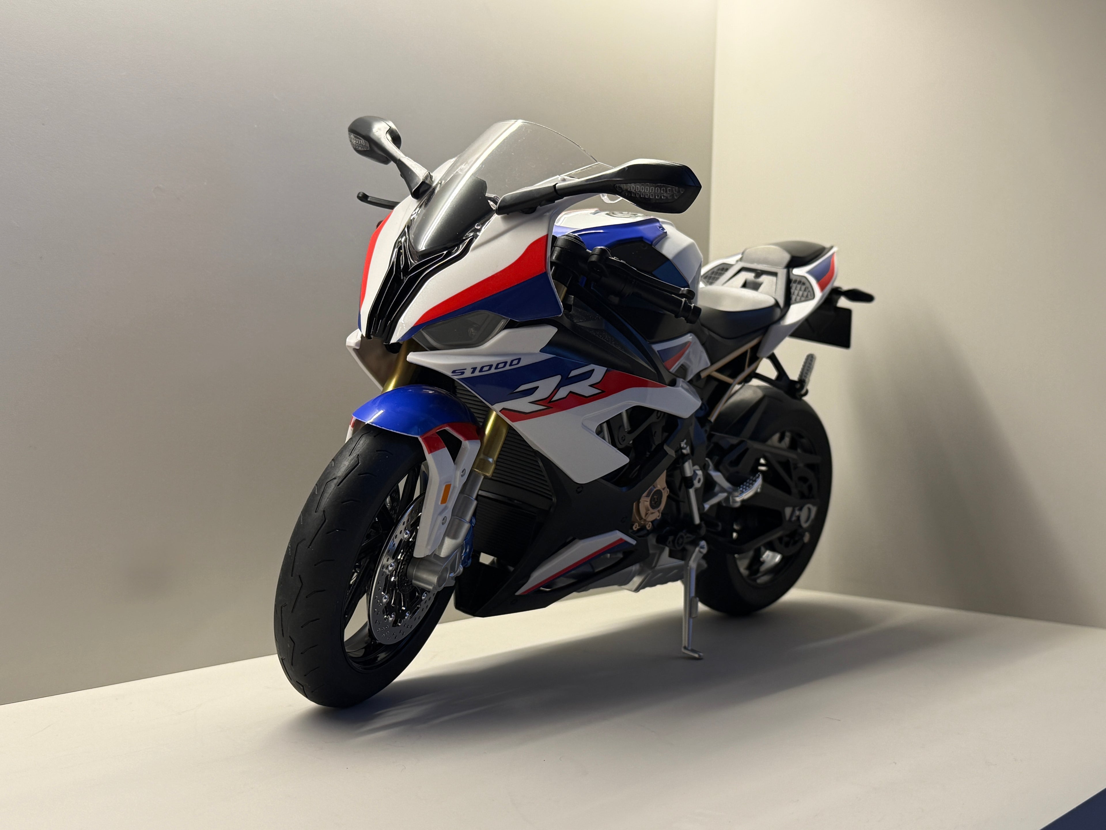 1:6 BMW S1000RR
