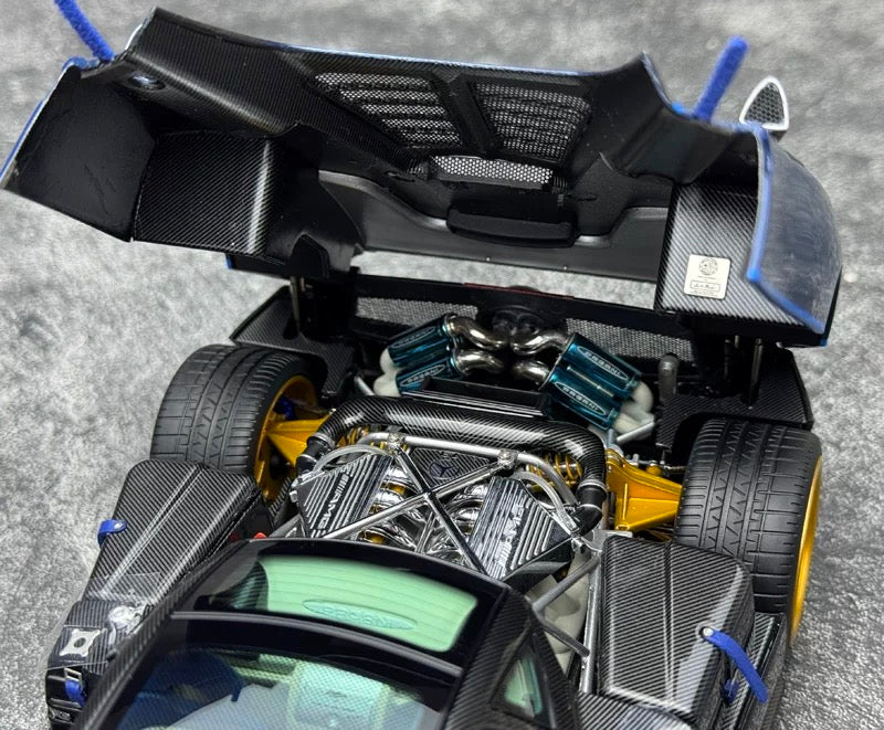 [Almost Real] Pagani Zonda Tricolore