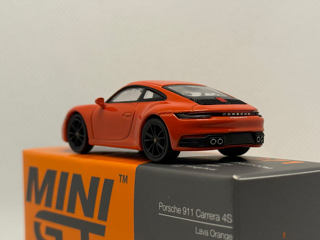 [MINI GT] Porsche 911 Carrera 4S