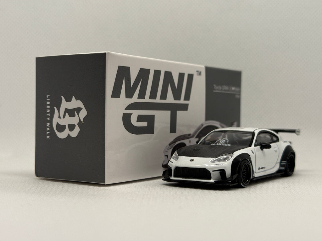 [MINI GT] Toyota GR86 LBWK