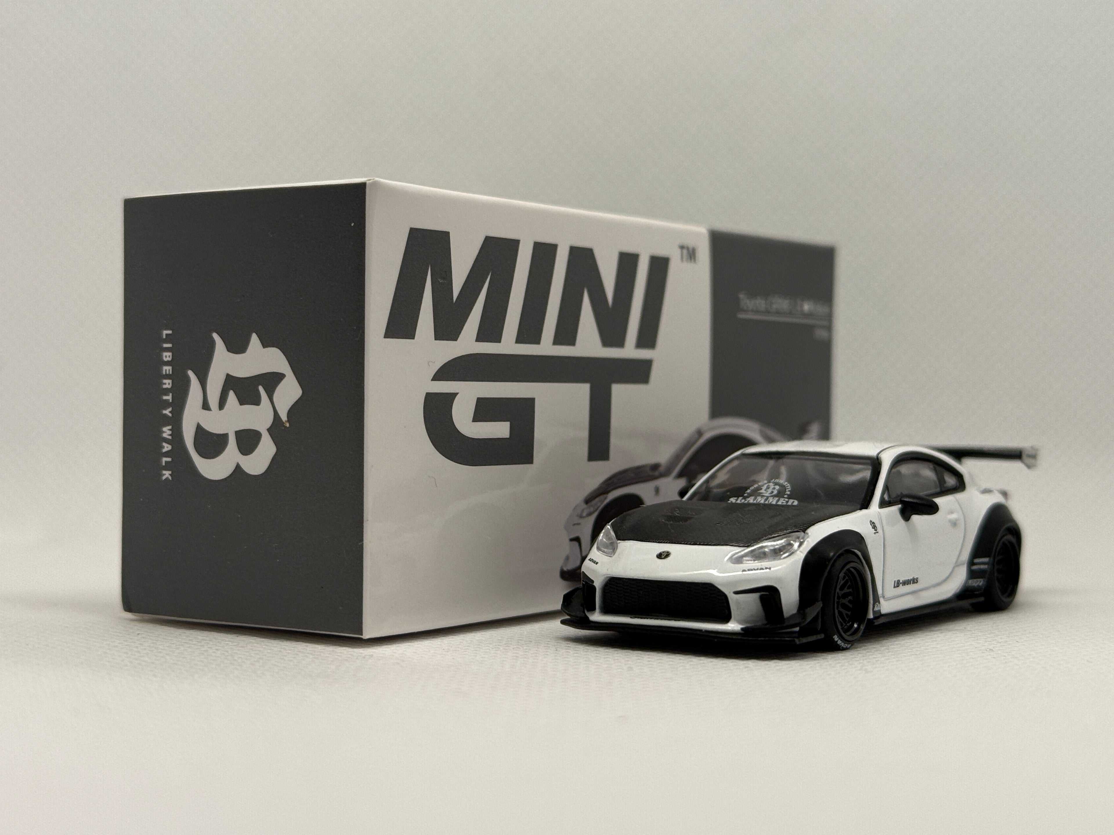 [MINI GT] Toyota GR86 LBWK