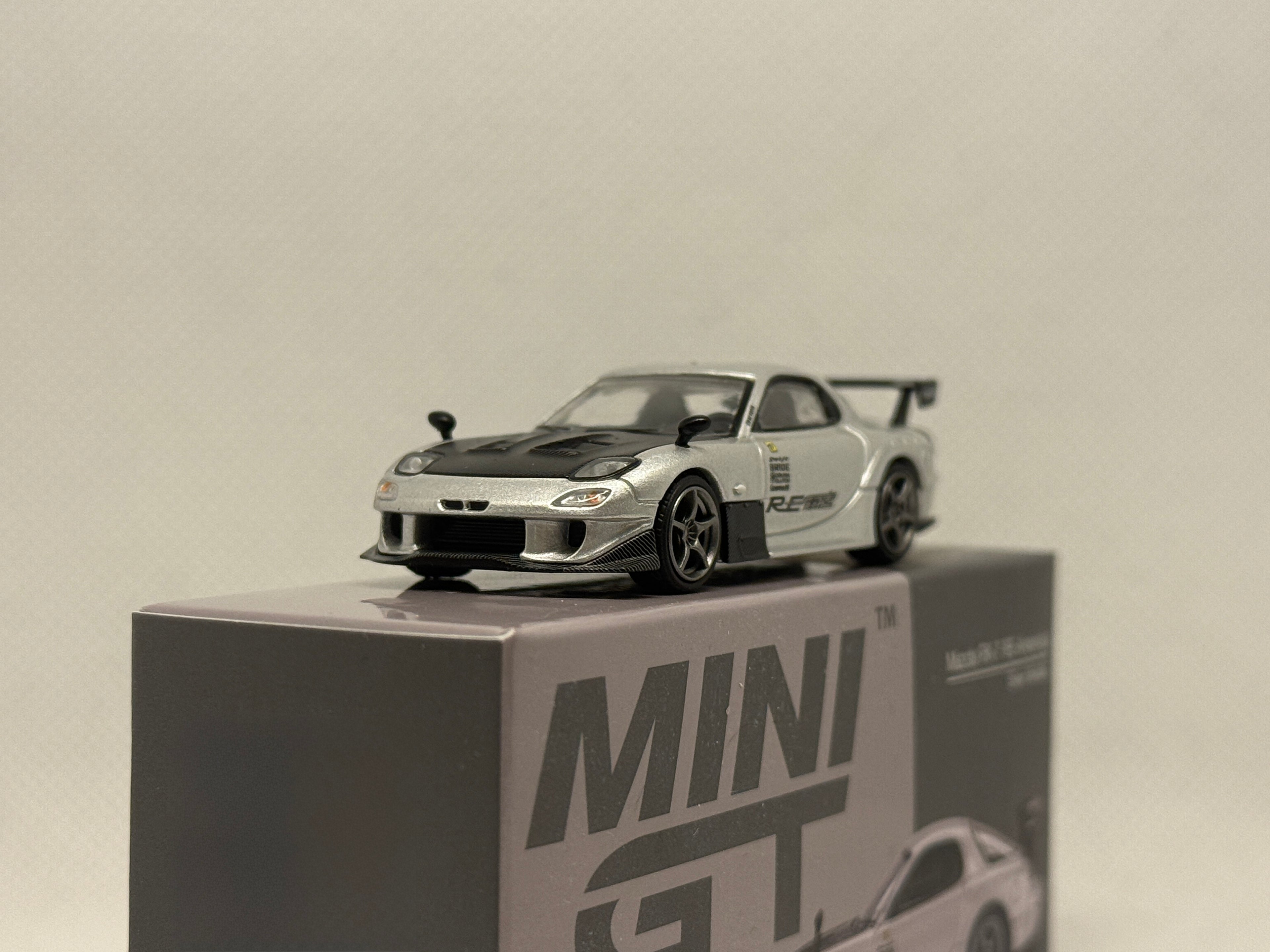 [MINI GT] Mazda RX7 RE-Amemiya