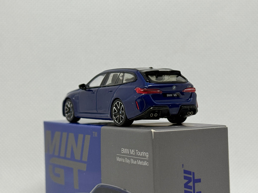 [MINI GT] BMW M5 Touring