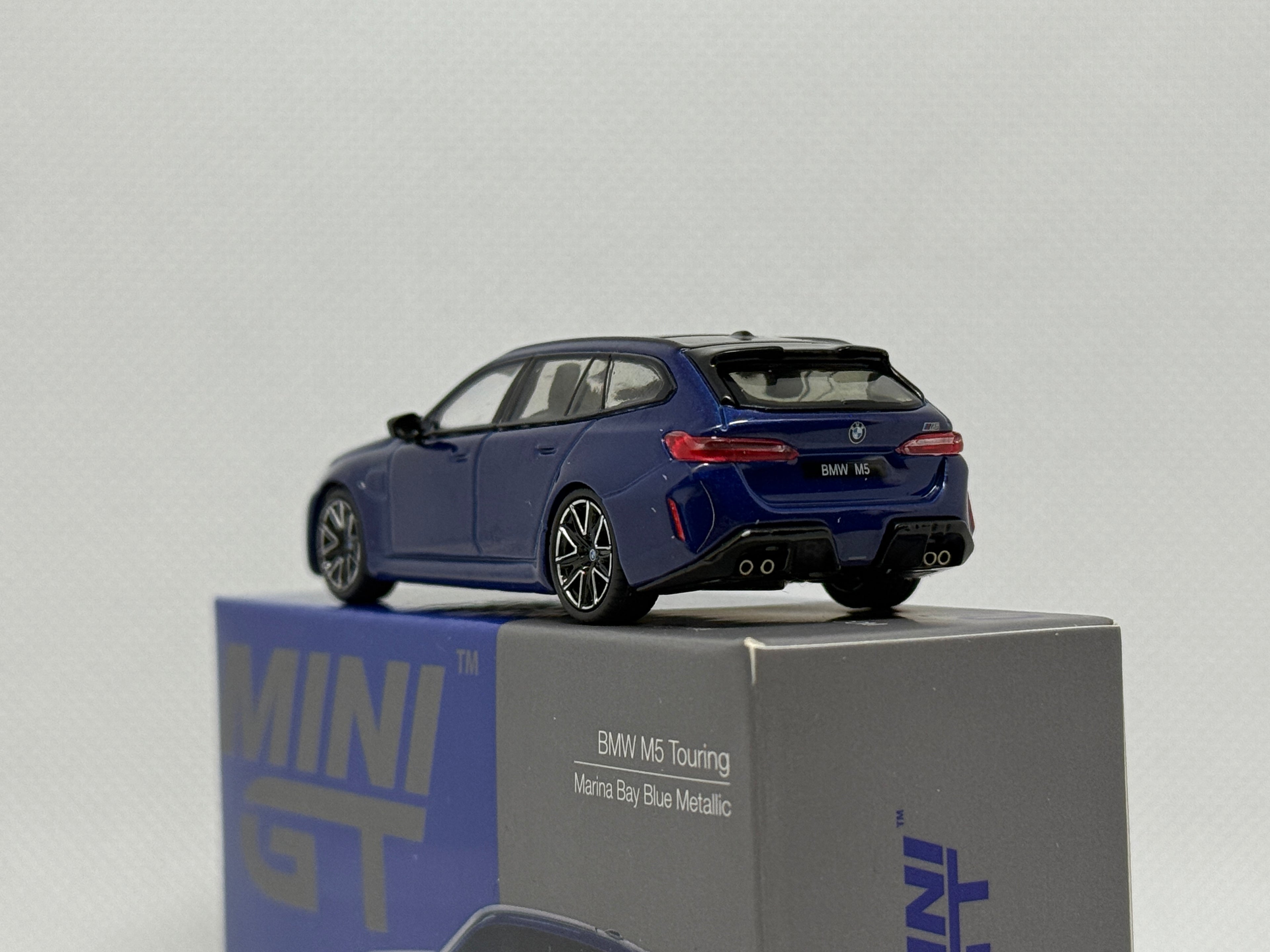 [MINI GT] BMW M5 Touring