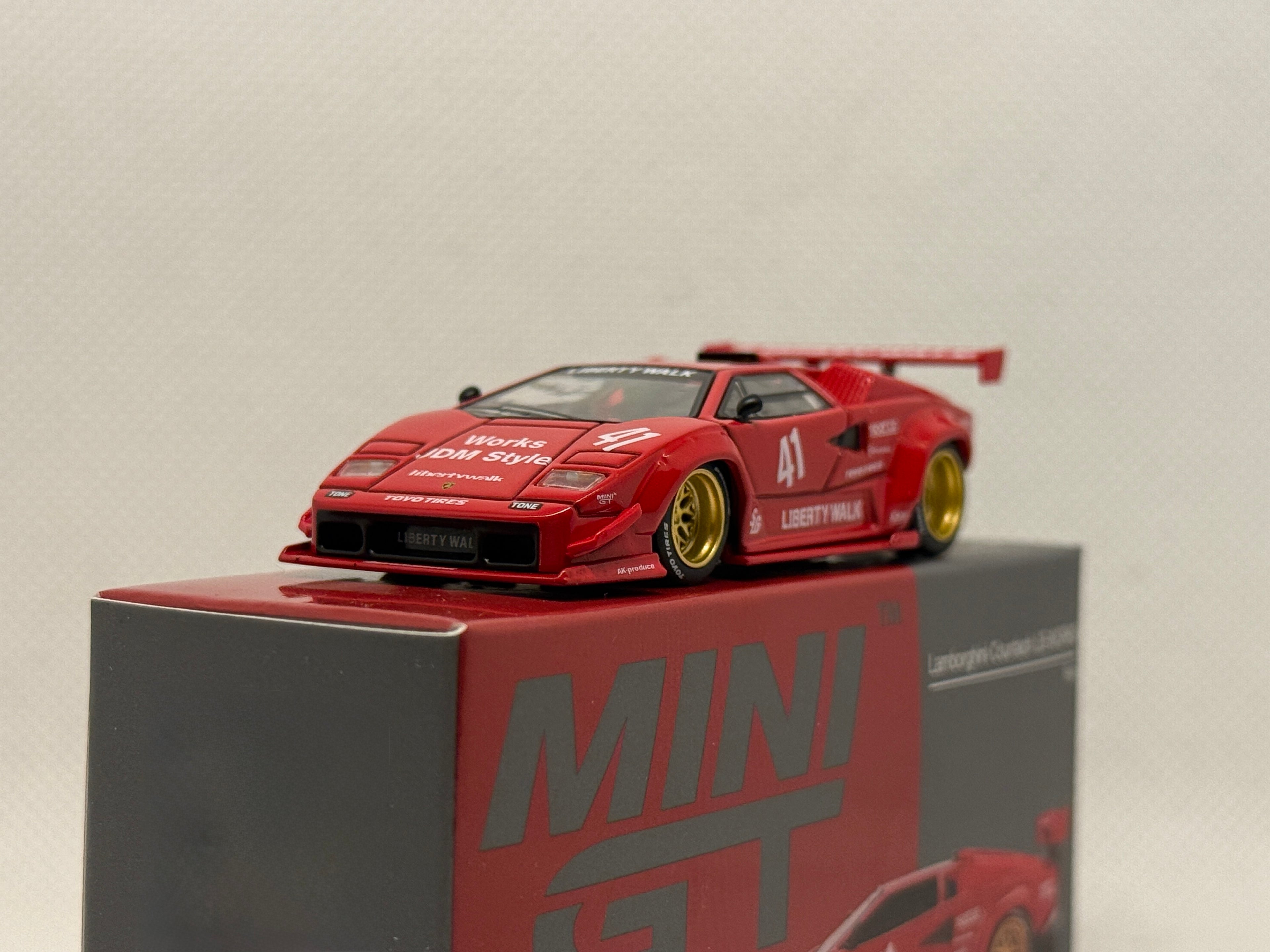 [MINI GT] Lamborghini Countach