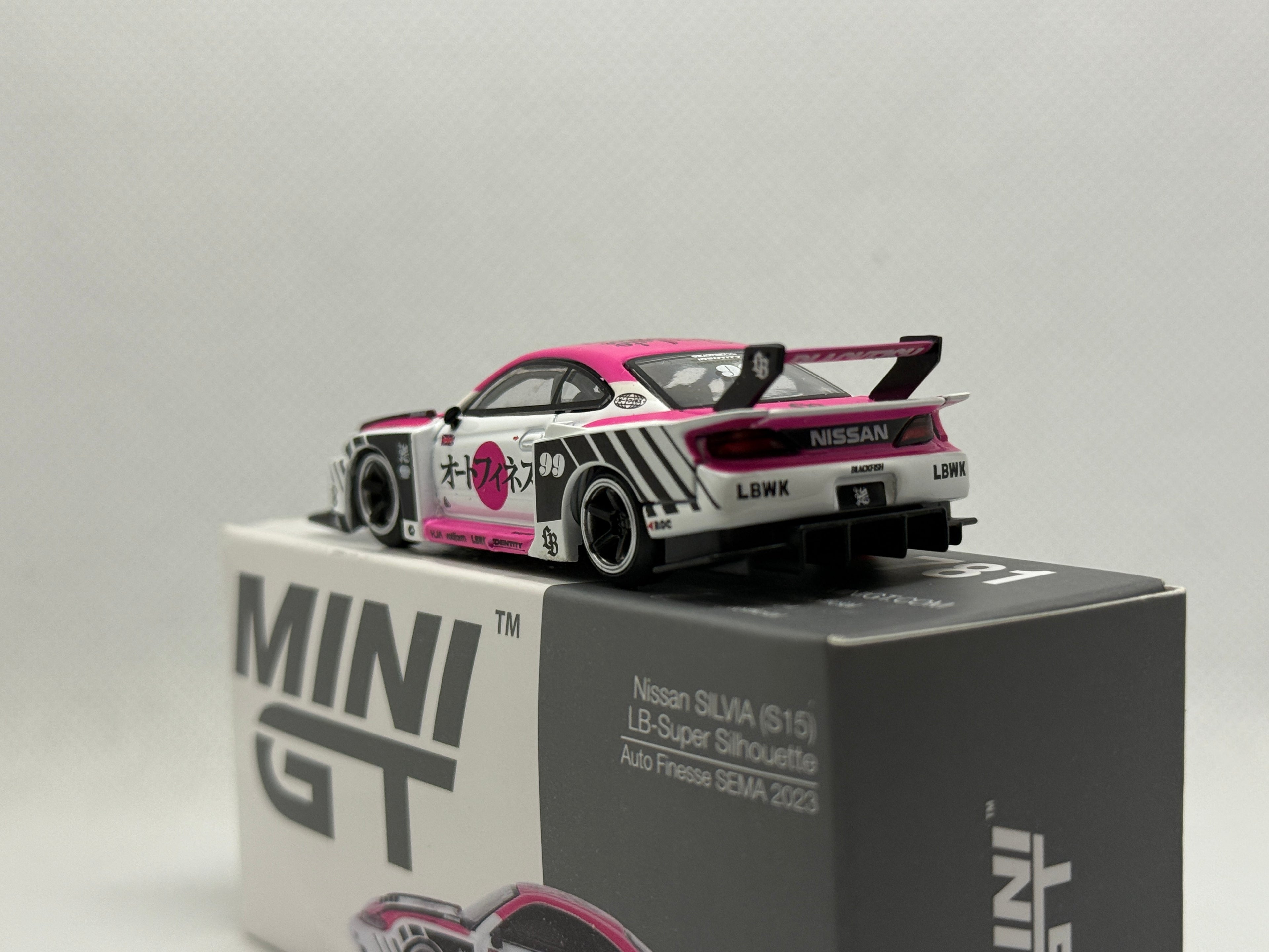 [MINI GT] Nissan Silvia S15 LB-Super Silhouette
