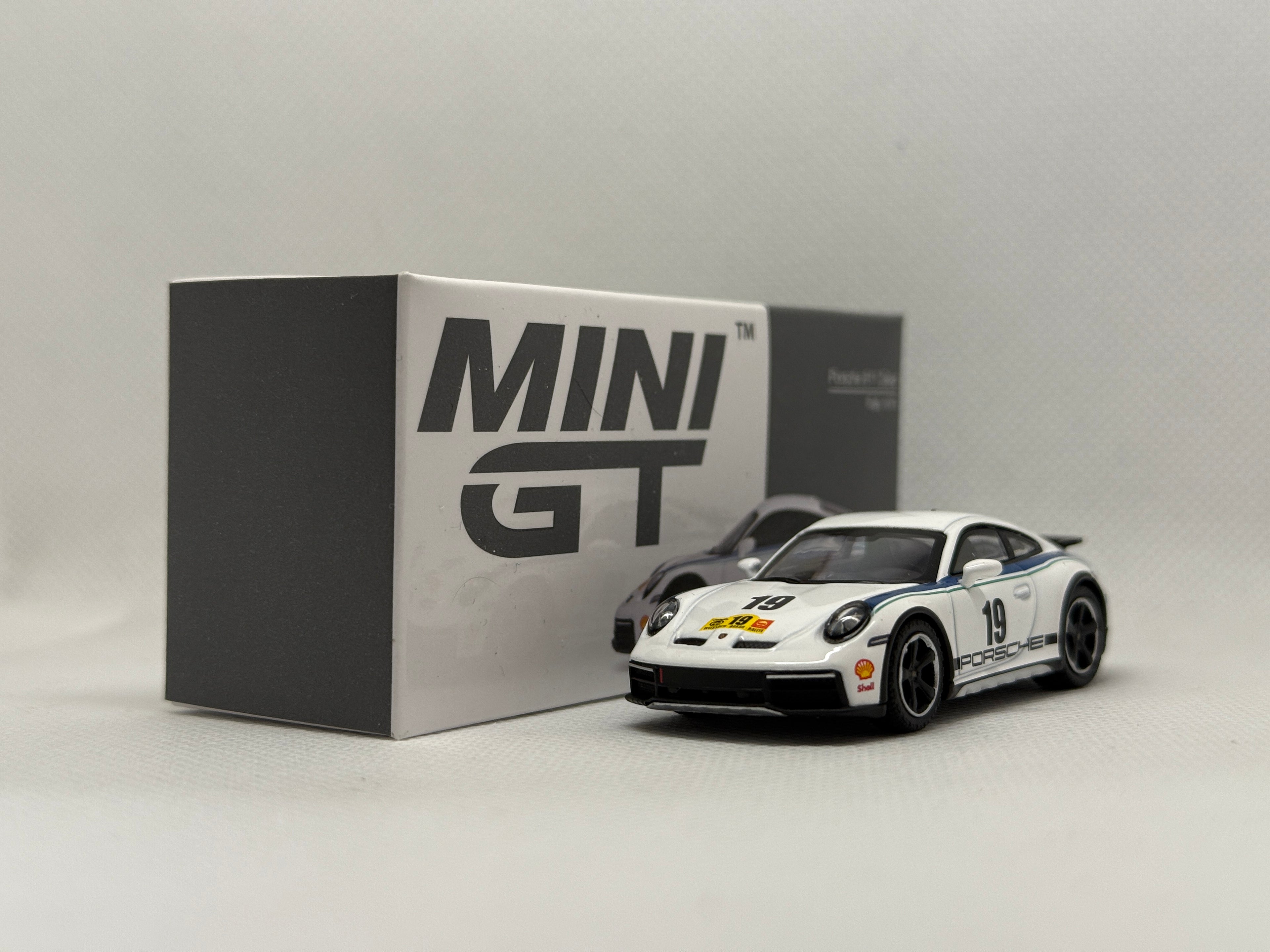 [MINI GT] Porsche 911 Dakar