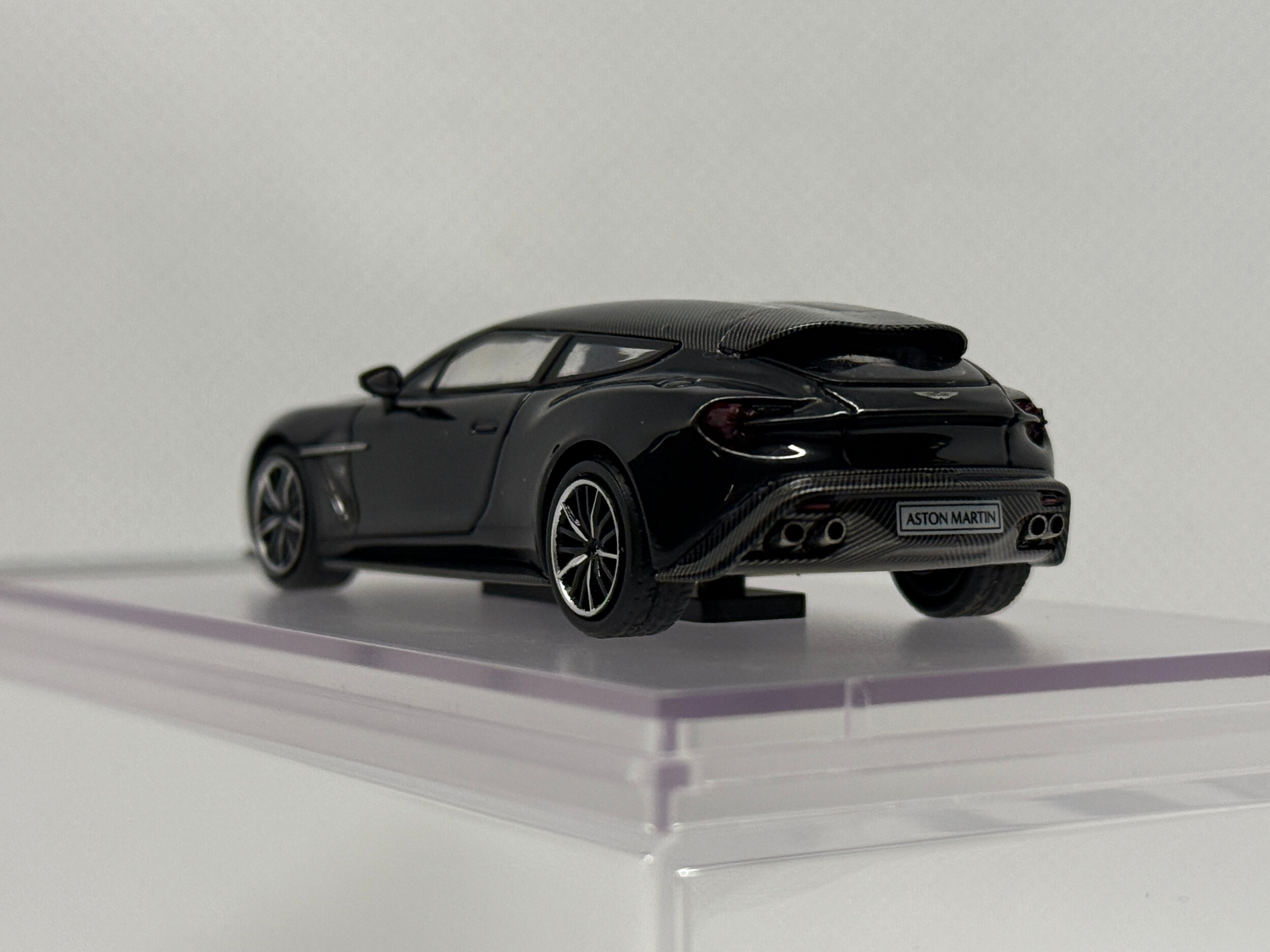[King Model] Aston Martin Vanquish