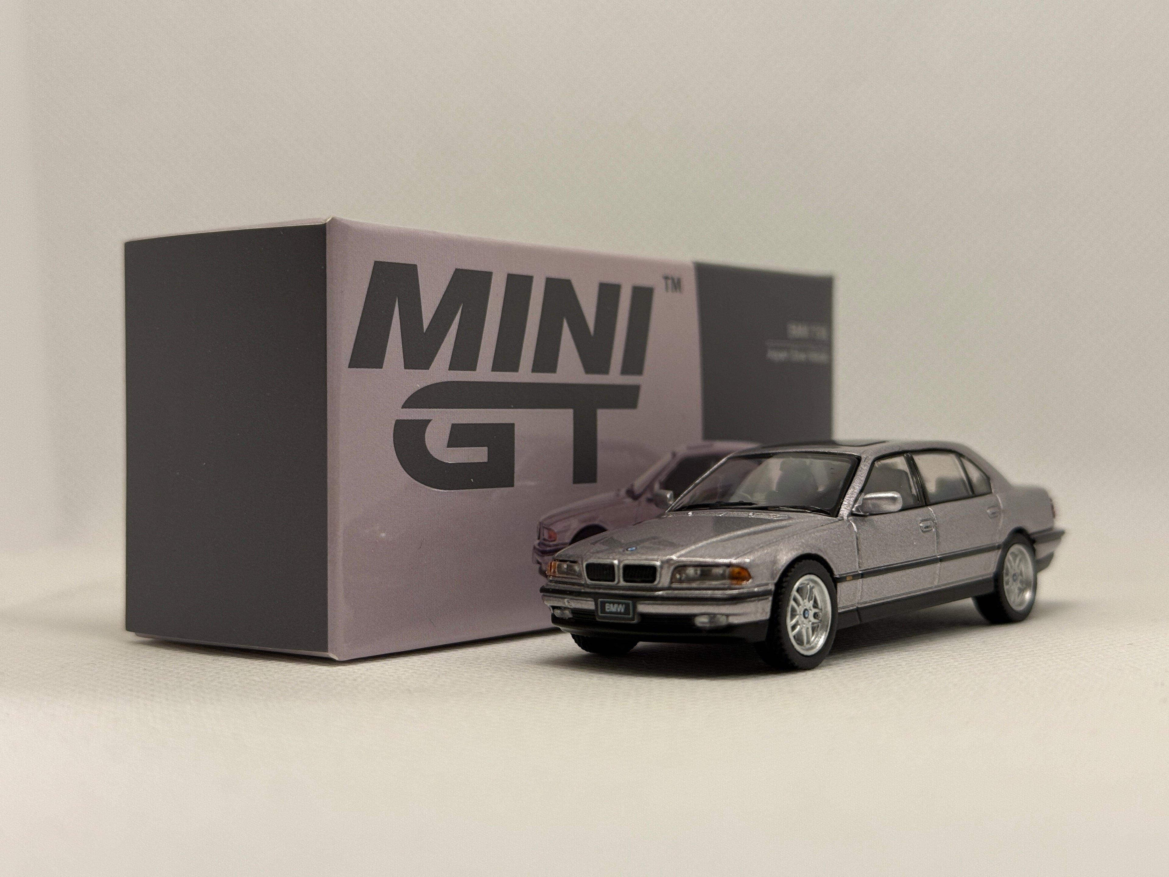 [MINI GT] BMW 750IL