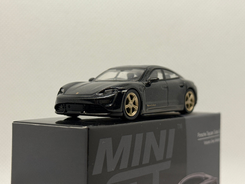 [MINI GT] Porsche Taycan Turbo S