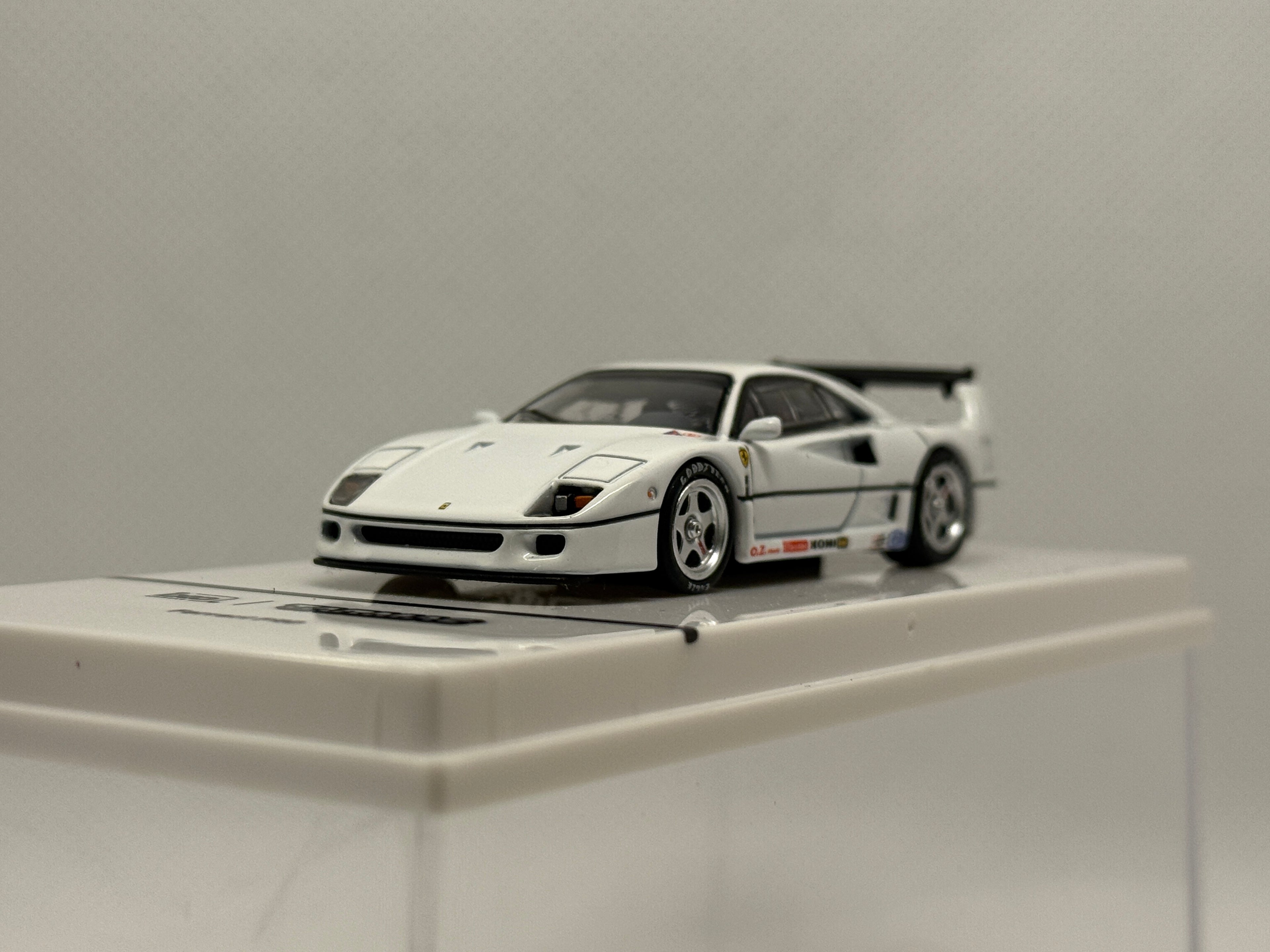 [Tarmac Works] Ferrari F40