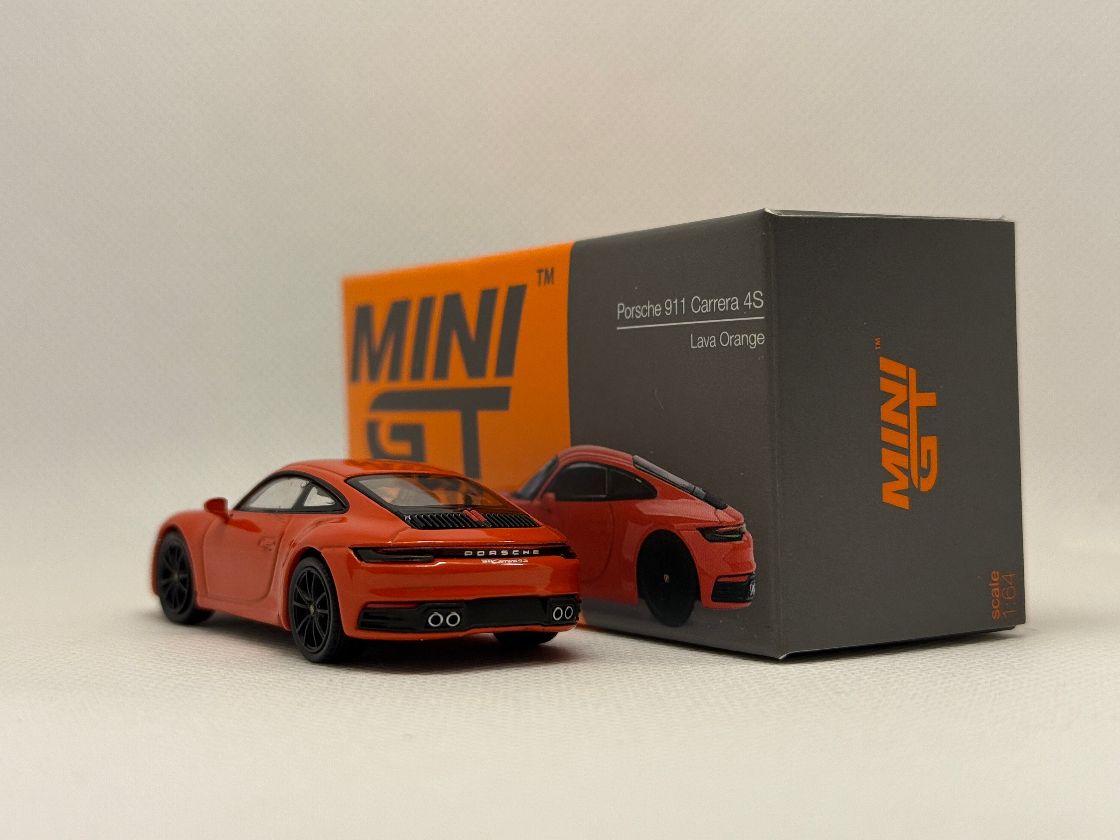 [MINI GT] Porsche 911 Carrera 4S